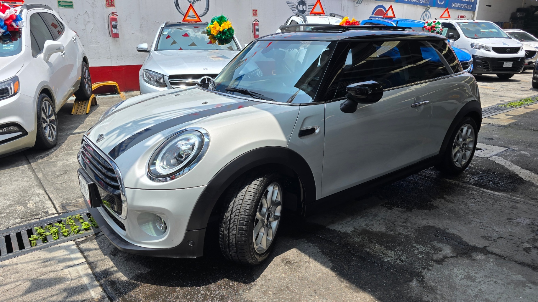 Mini Cooper Chili 2021 - White Silver