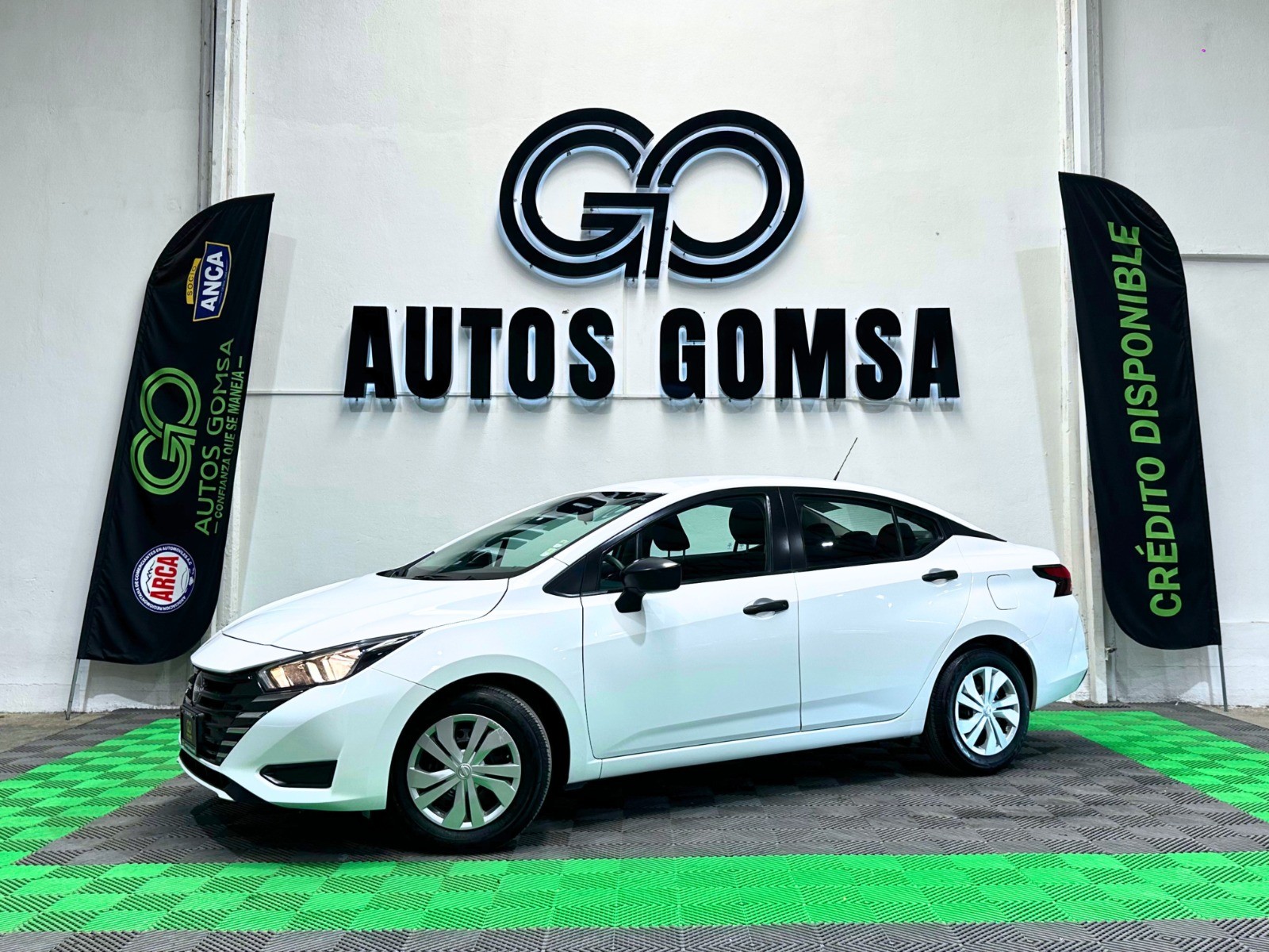 Nissan Versa Sense TM 2023 seminuevo en Monterrey — $264,900 — foto 1