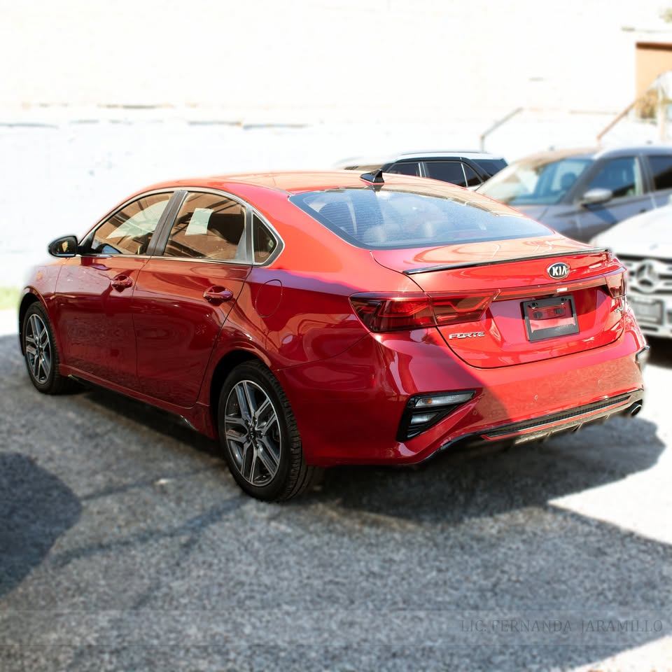 2021 Kia Forte GT Line foto 3