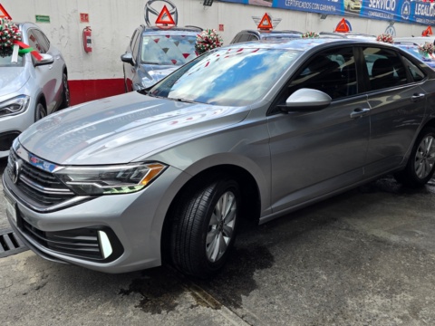Volkswagen Jetta Comfortline 2022 - Plata Pirita