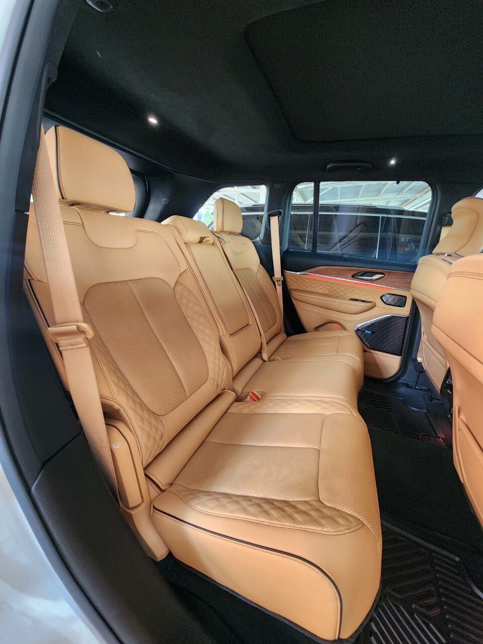 2024 Jeep Grand Cherokee Summit thumbnail 5
