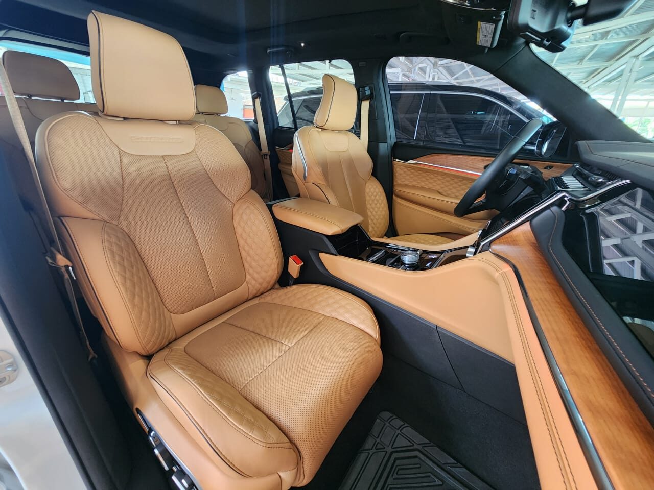 2024 Jeep Grand Cherokee Summit thumbnail 7