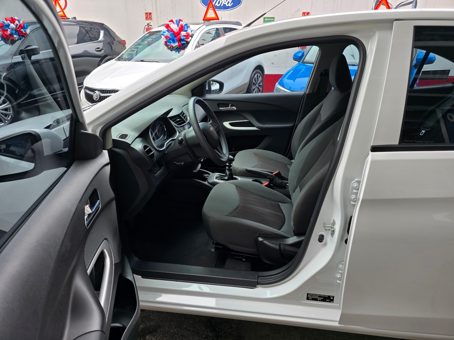 Chevrolet Aveo Sedán LS - imagen 8
