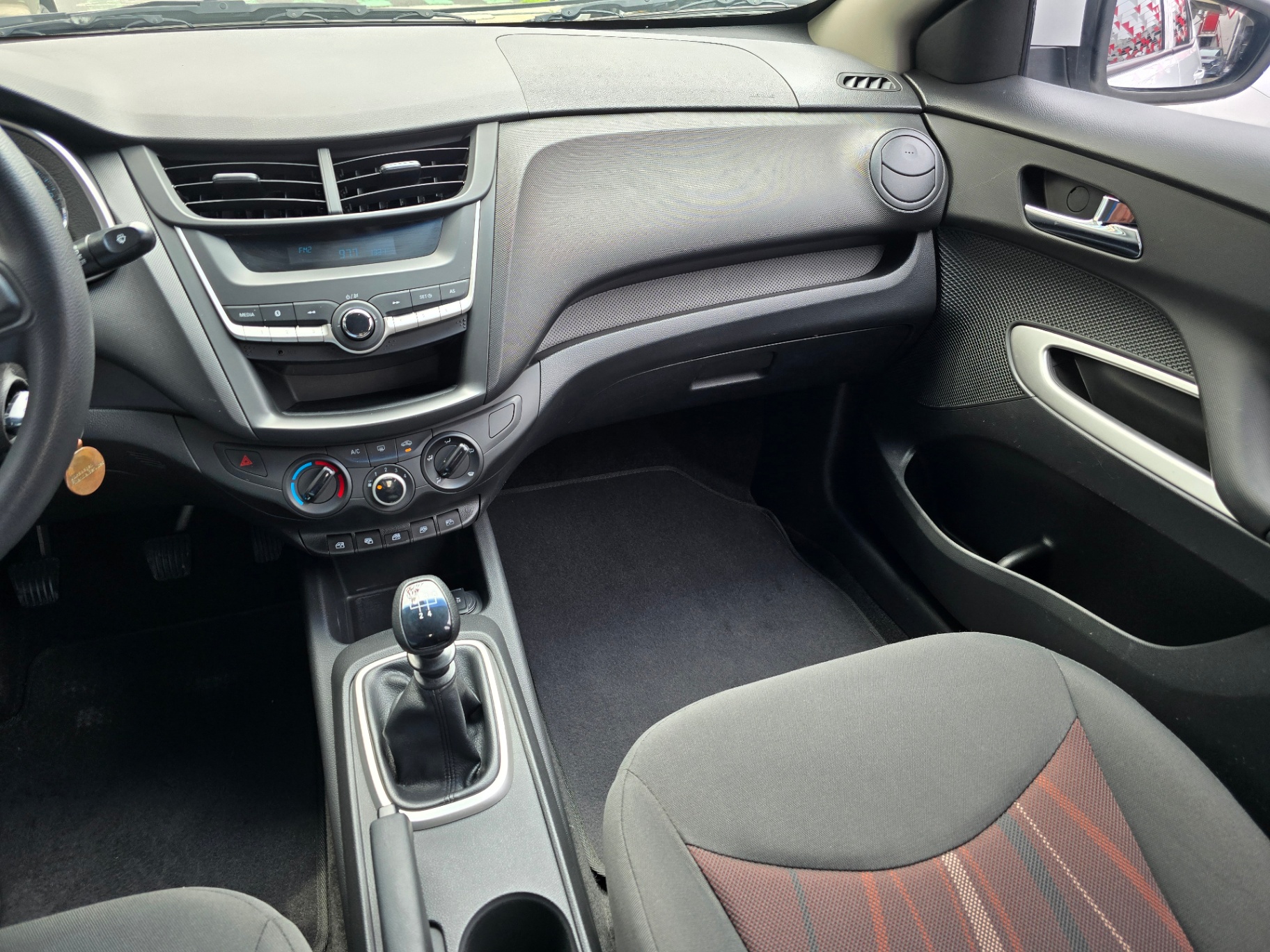 Chevrolet Aveo Sedán LS - imagen 13