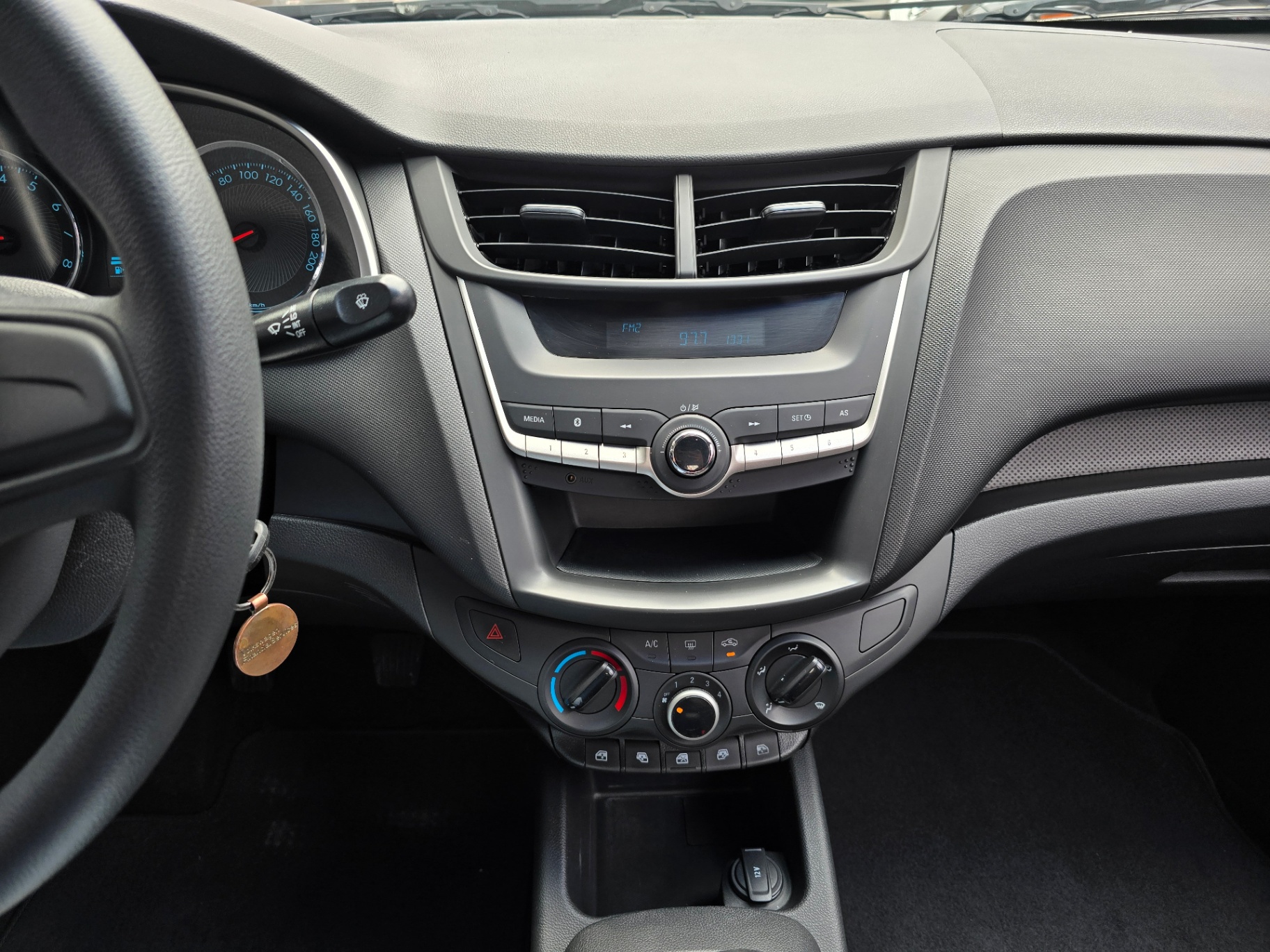 Chevrolet Aveo Sedán LS - imagen 15