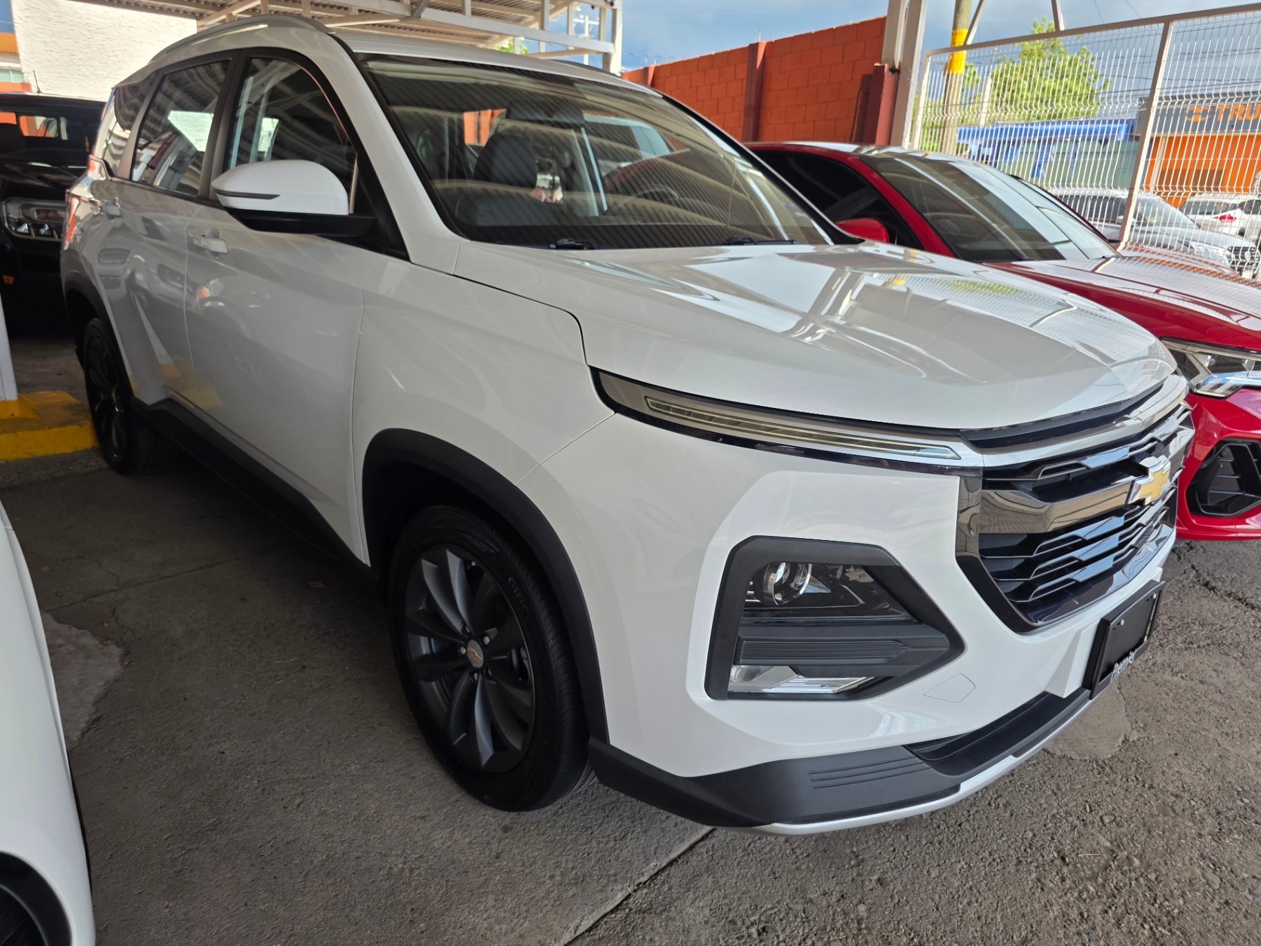 2023 Chevrolet CAPTIVA LT thumbnail 2