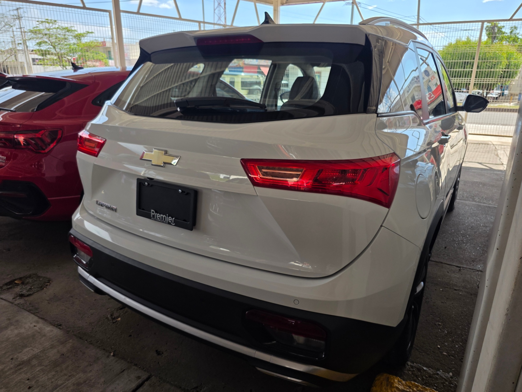 2023 Chevrolet CAPTIVA LT thumbnail 3