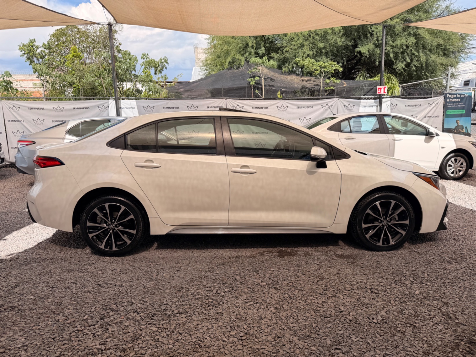 2020 Toyota Corolla SE miniatura 3