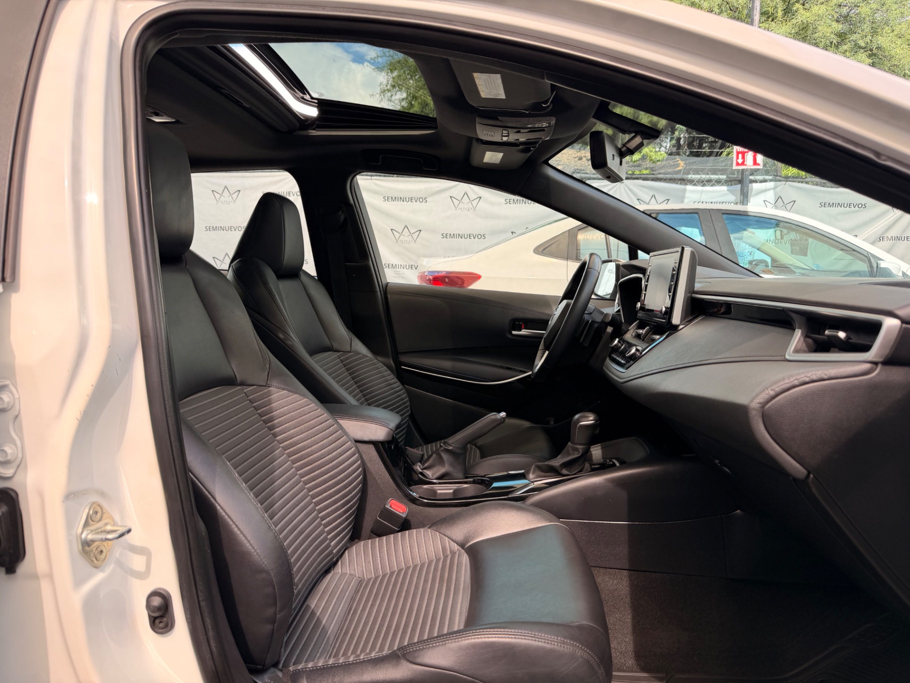 2020 Toyota Corolla SE miniatura 8