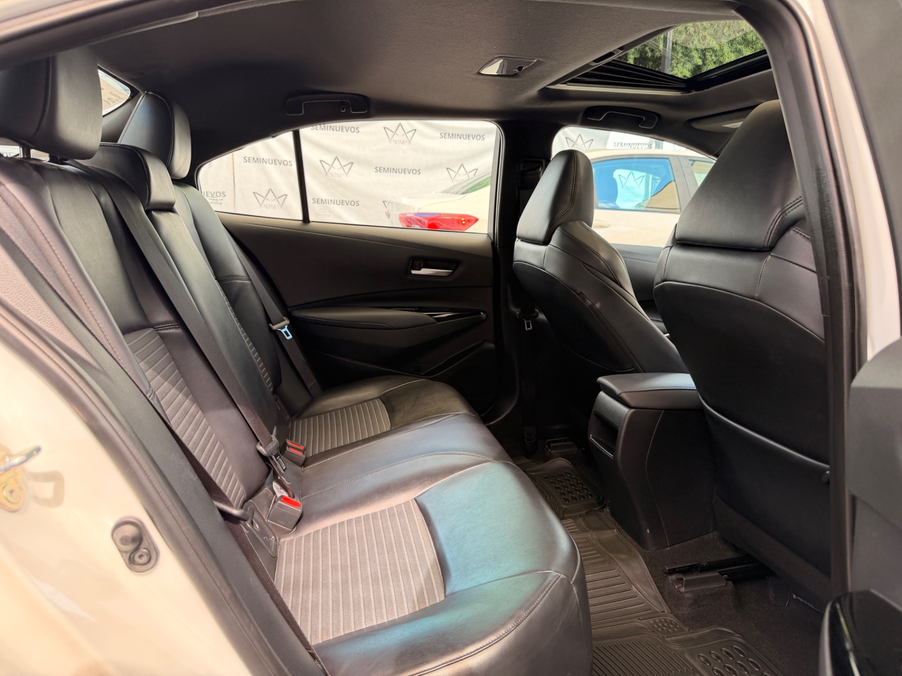 2020 Toyota Corolla SE miniatura 9