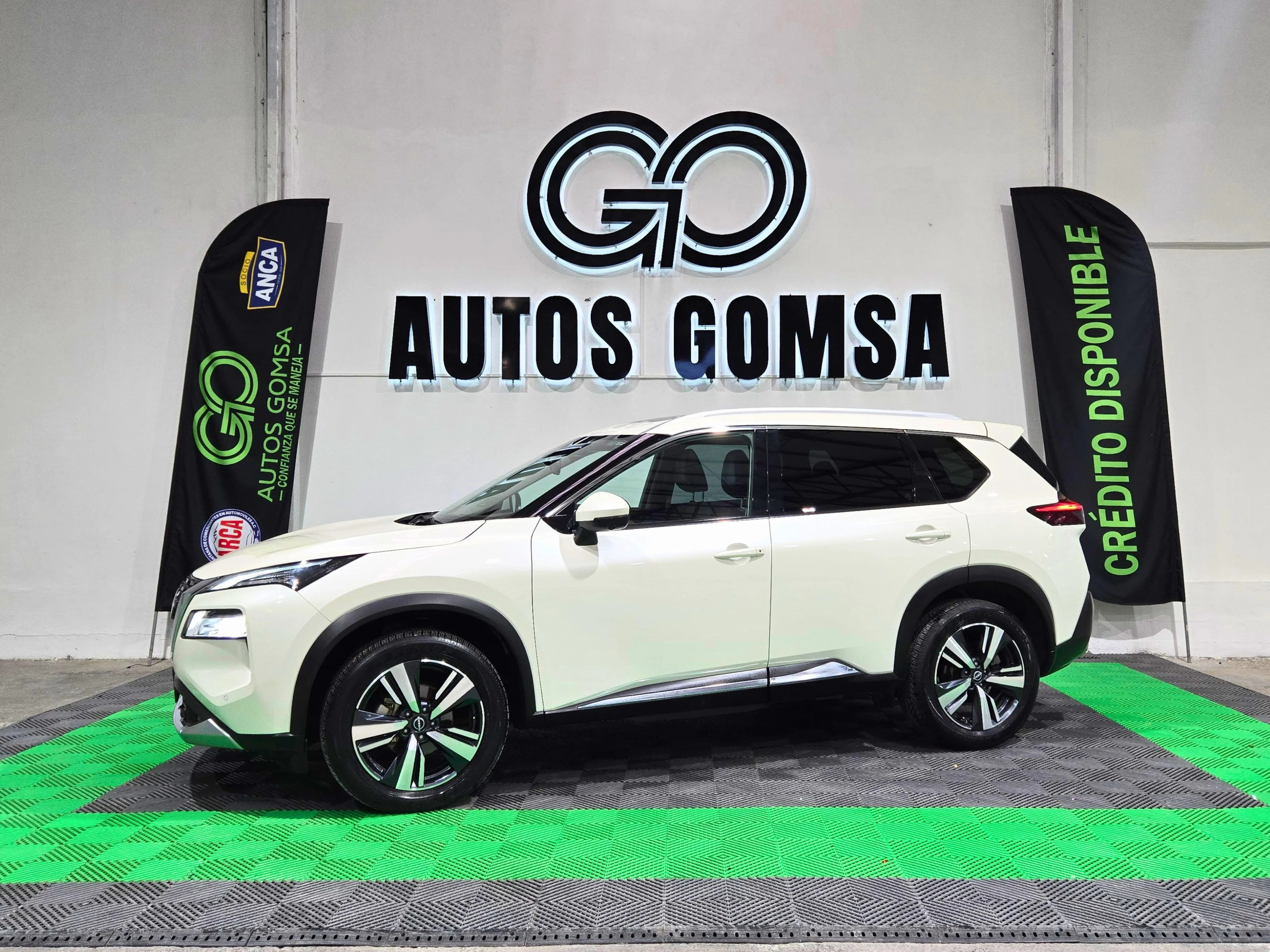 2024 Nissan X-Trail Platinum 2 row