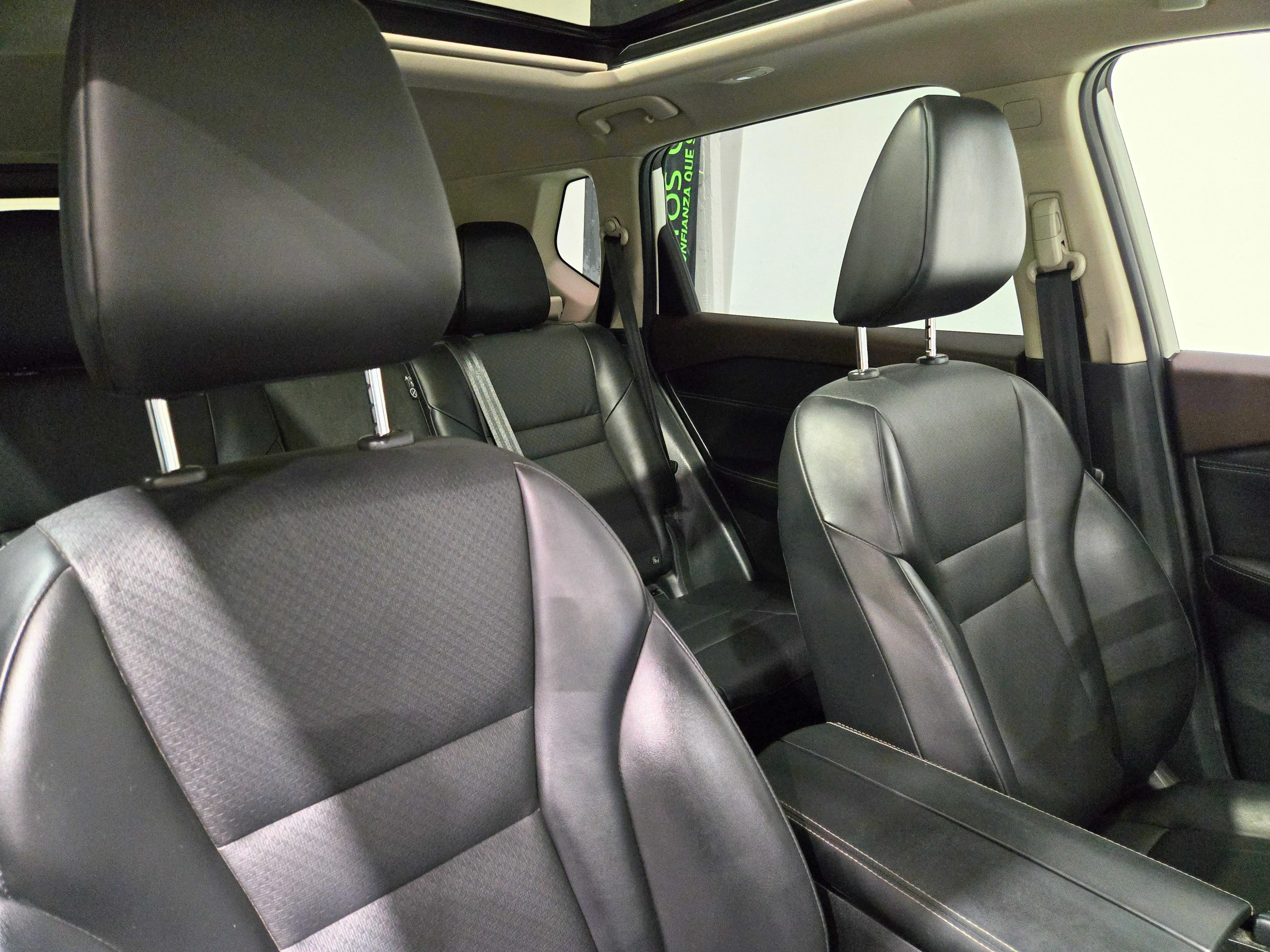 Nissan X-Trail Platinum 2 row 2024 thumbnail 8