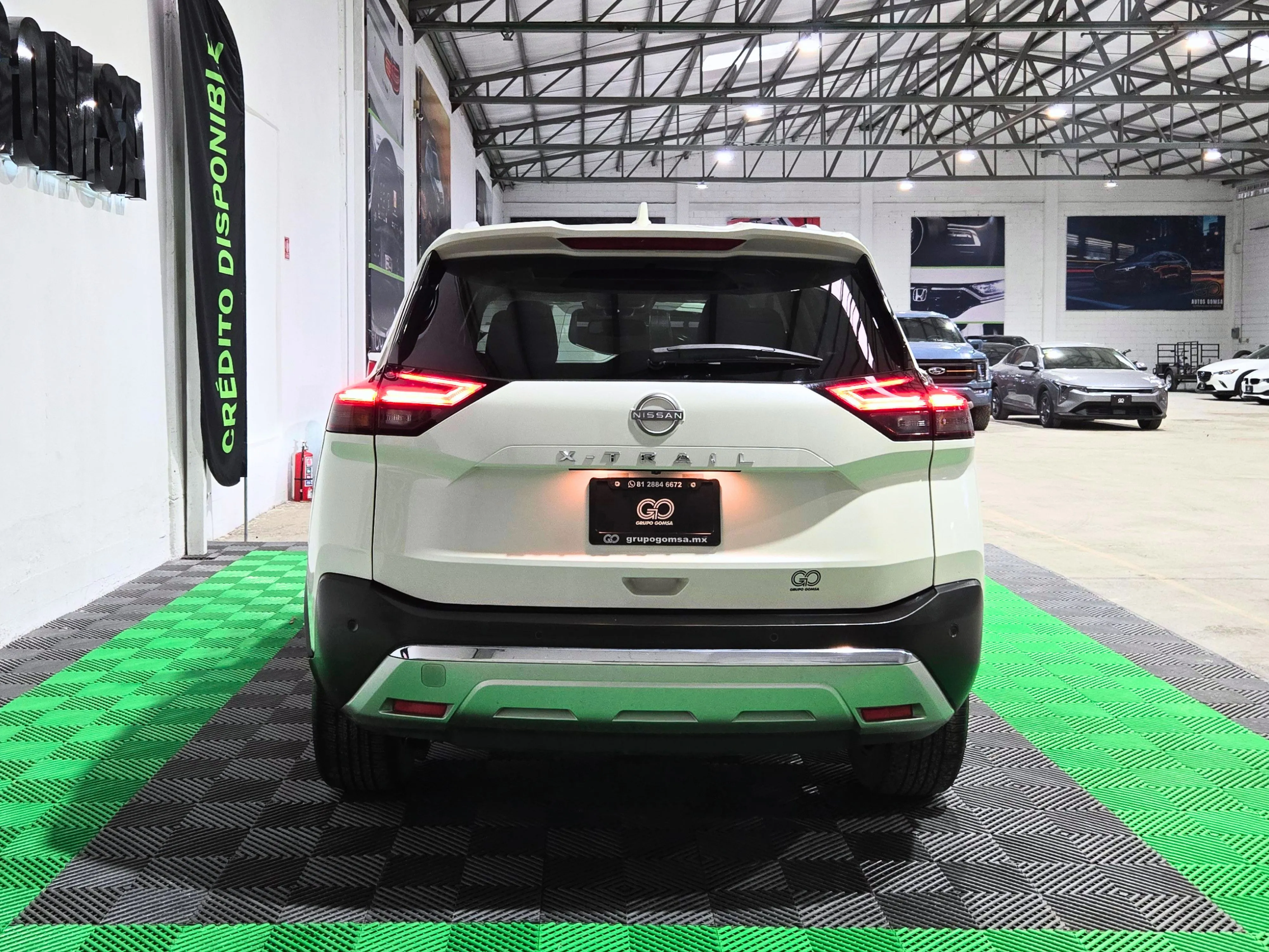 Nissan X-Trail Platinum 2 row 2024 thumbnail 9