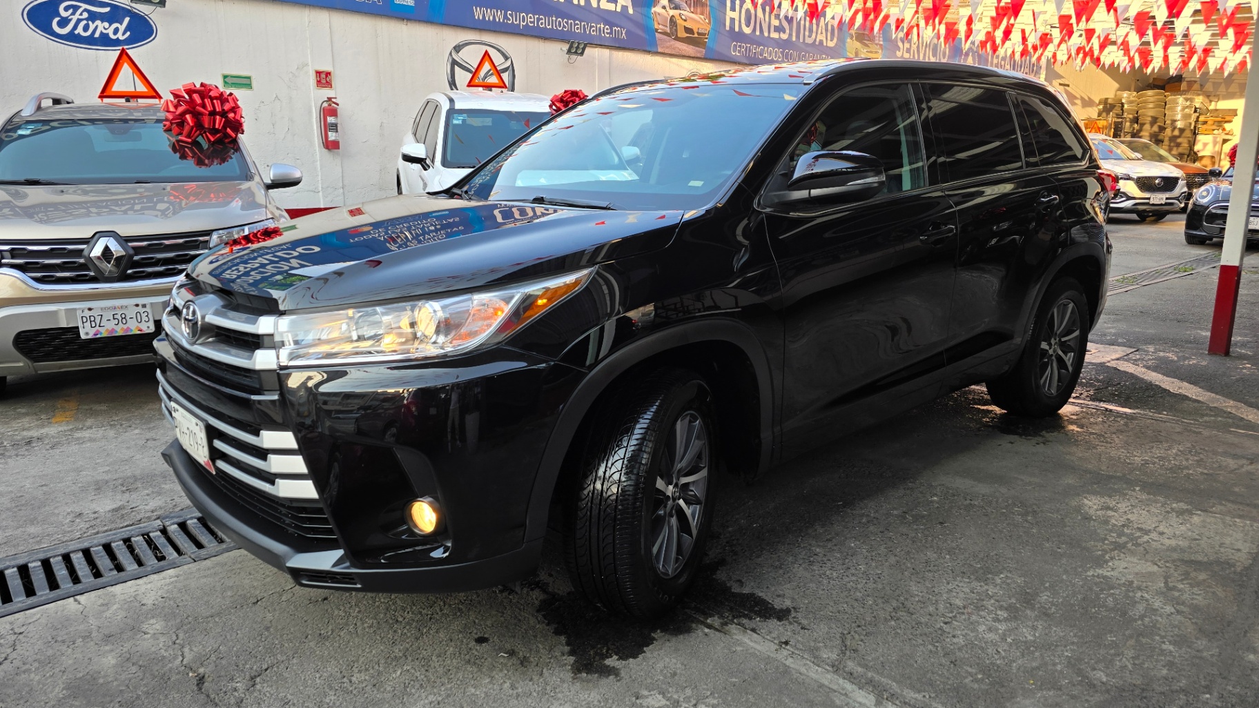 Toyota Highlander XLE 2017 - Midnight Black