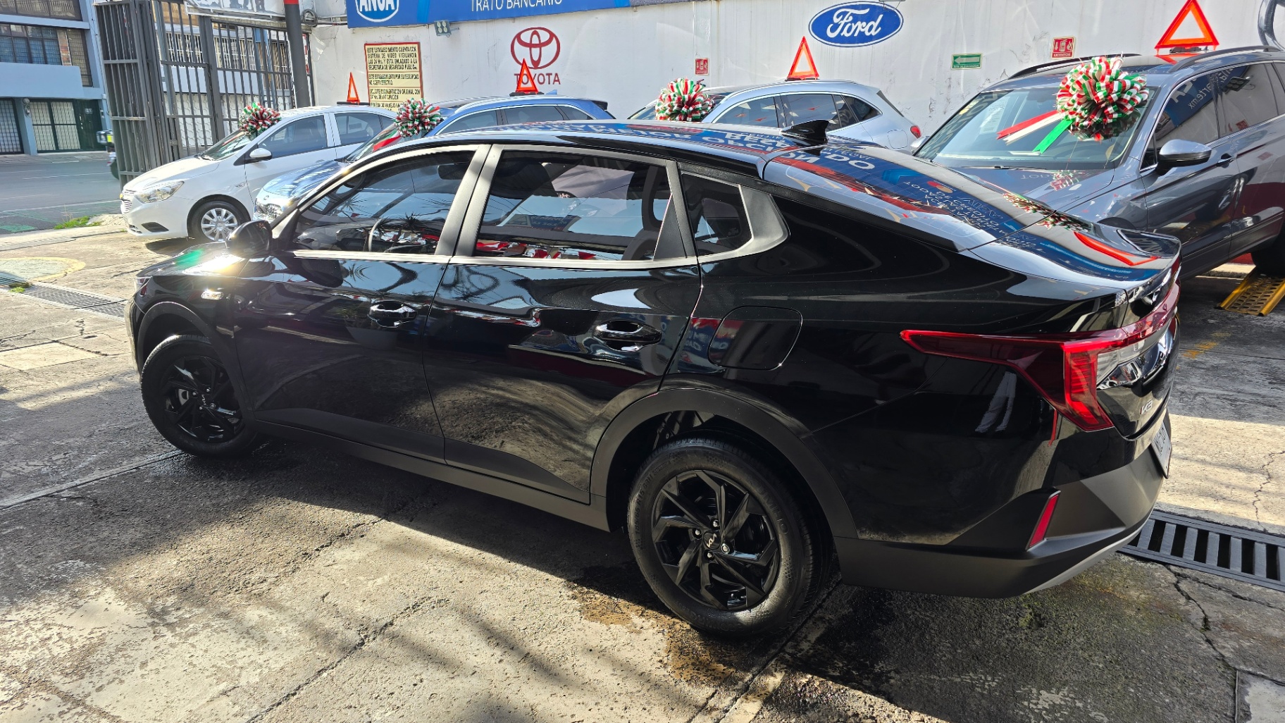 Kia K3 Sedán LX Aut - imagen 2