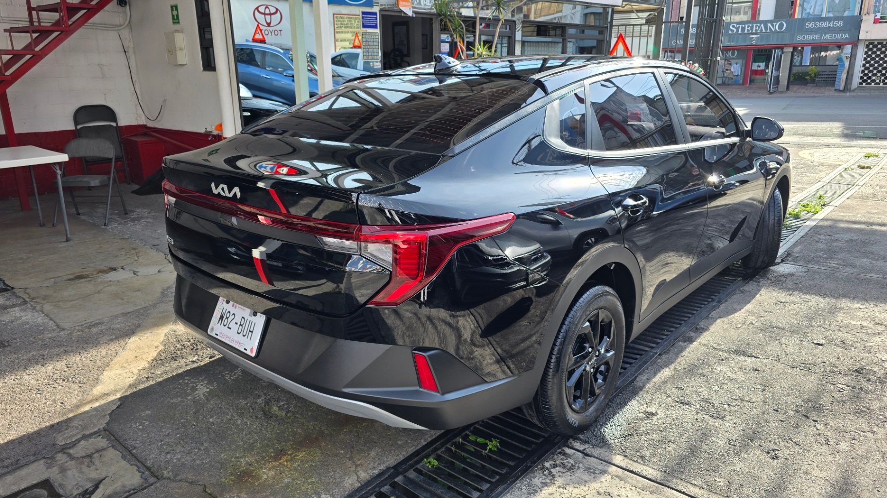 Kia K3 Sedán LX Aut - imagen 3