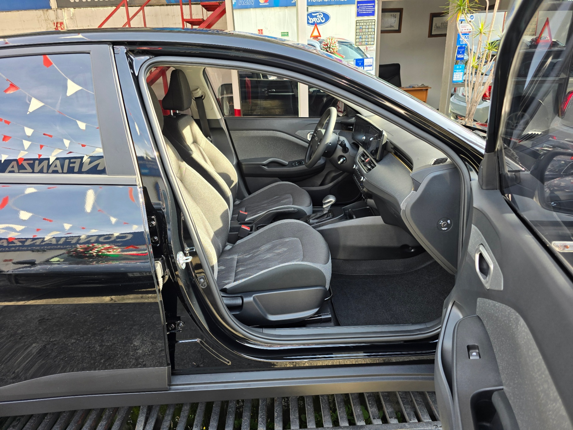 Kia K3 Sedán LX Aut - imagen 9