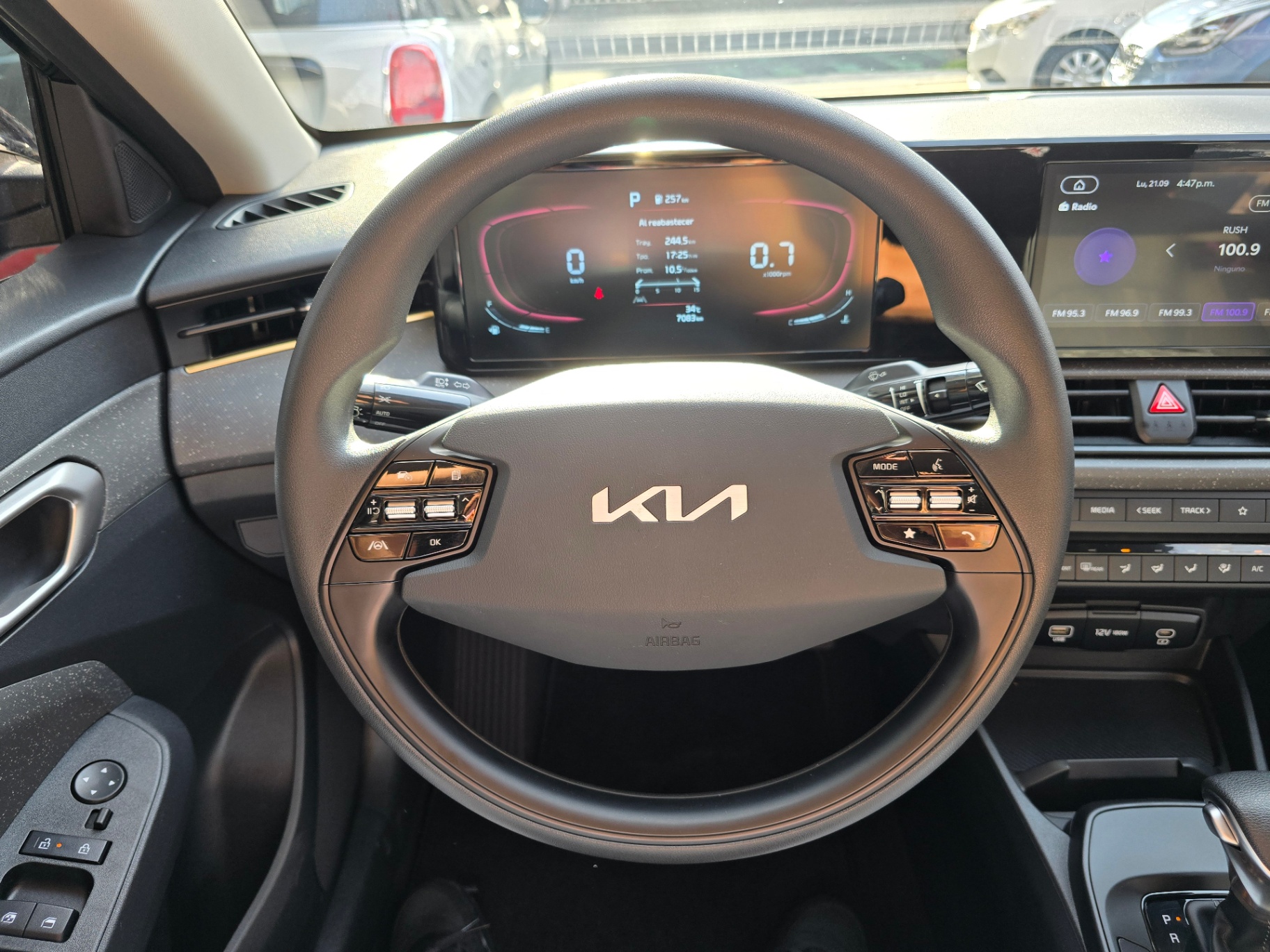 Kia K3 Sedán LX Aut - imagen 12