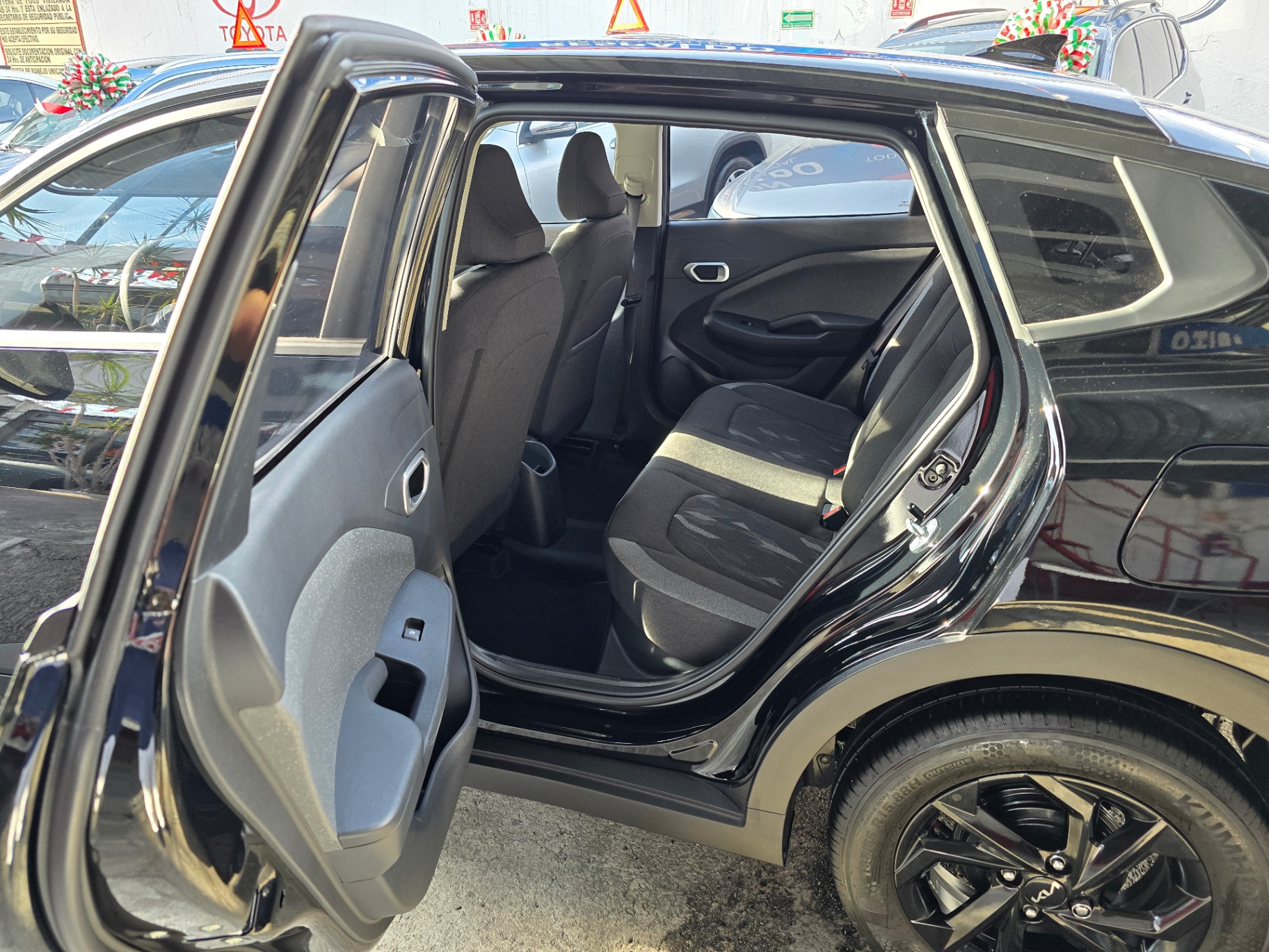 Kia K3 Sedán LX Aut - imagen 18