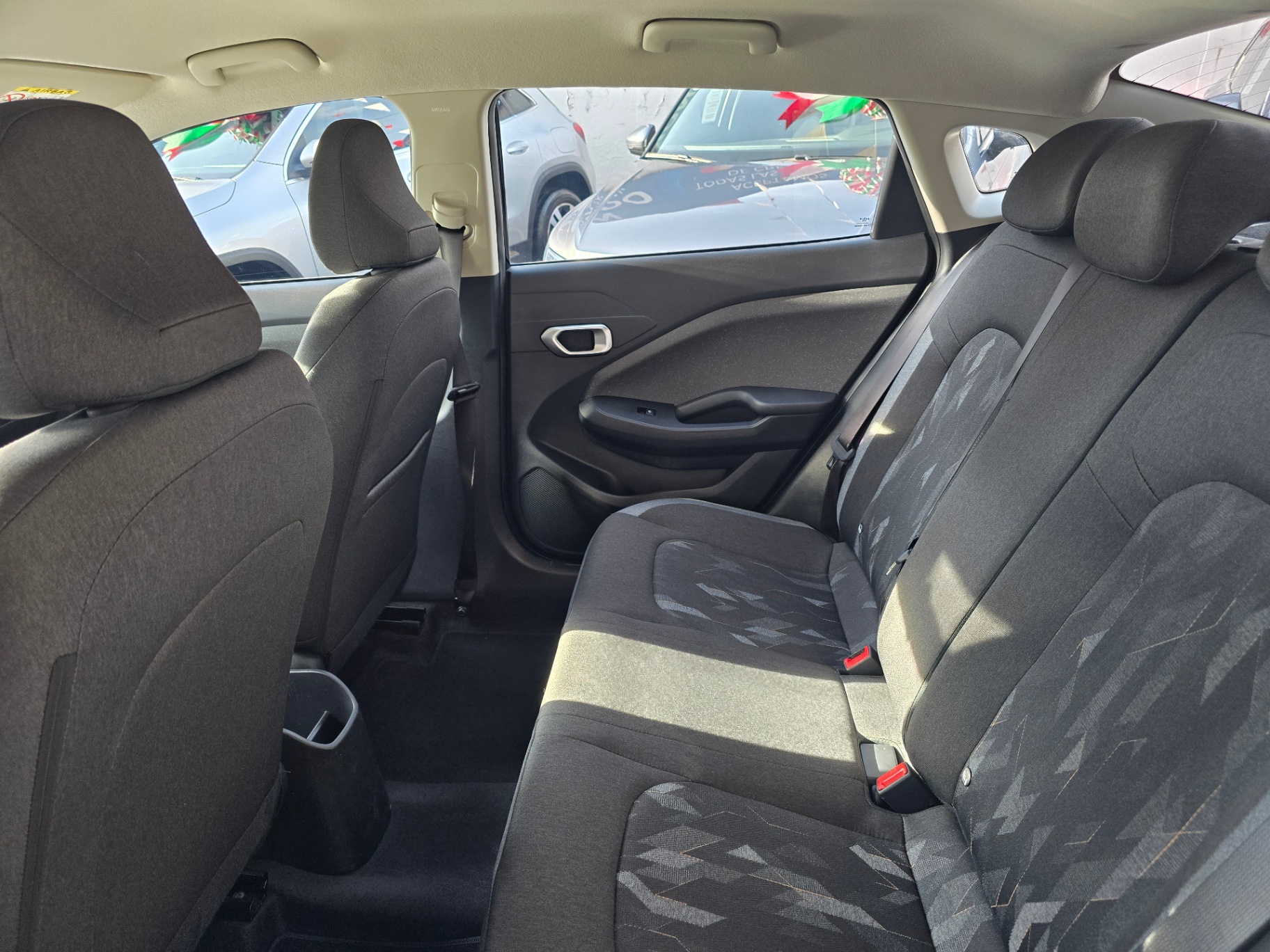 Kia K3 Sedán LX Aut - imagen 19