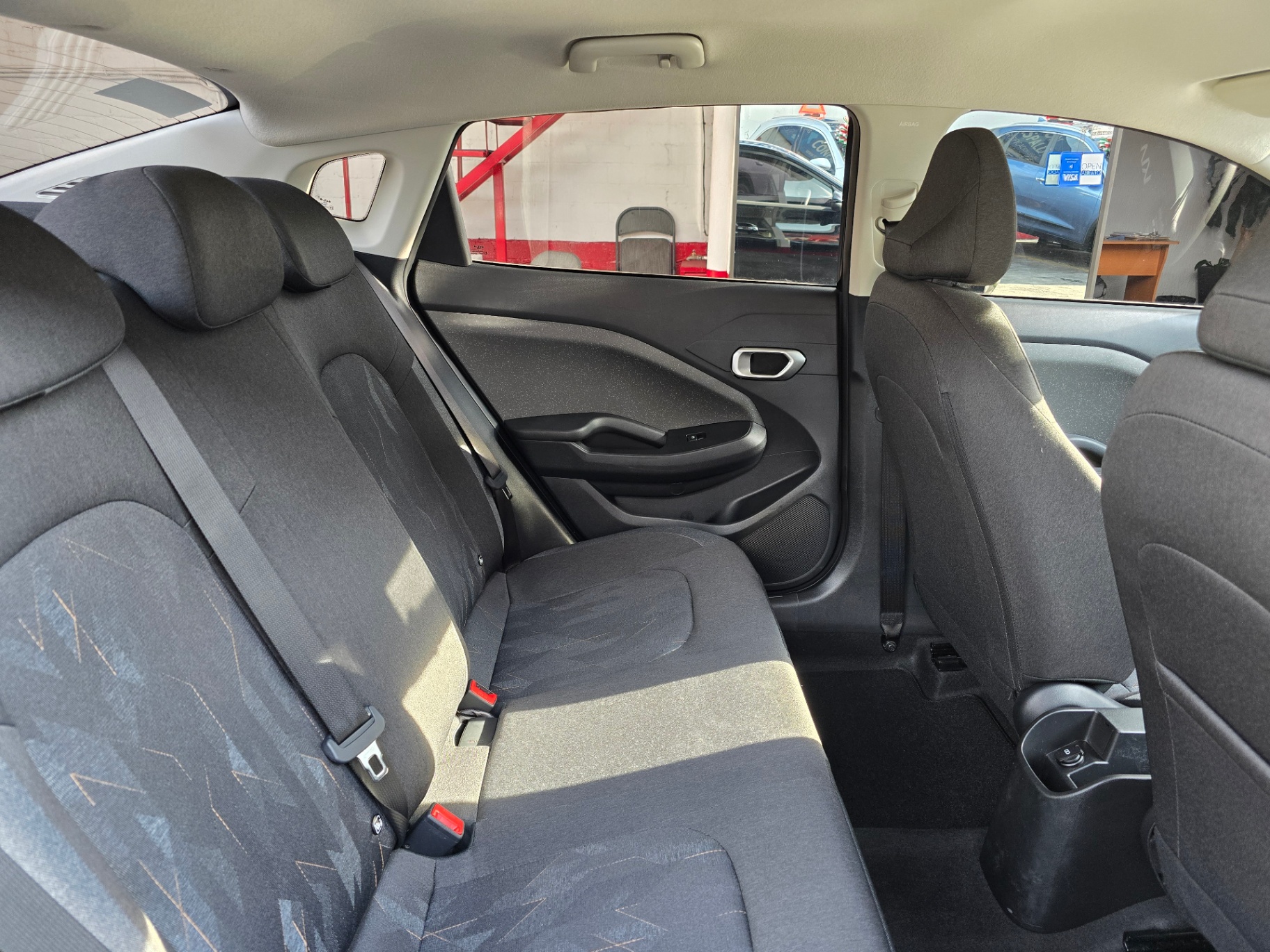 Kia K3 Sedán LX Aut - imagen 21