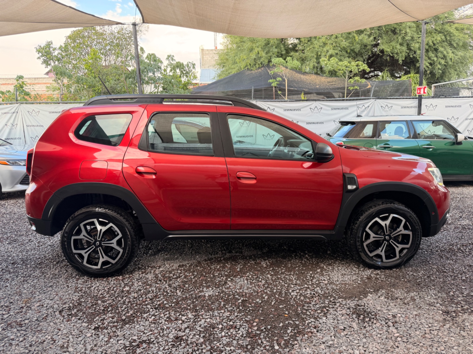 2024 Renault Duster Iconic At miniatura 3