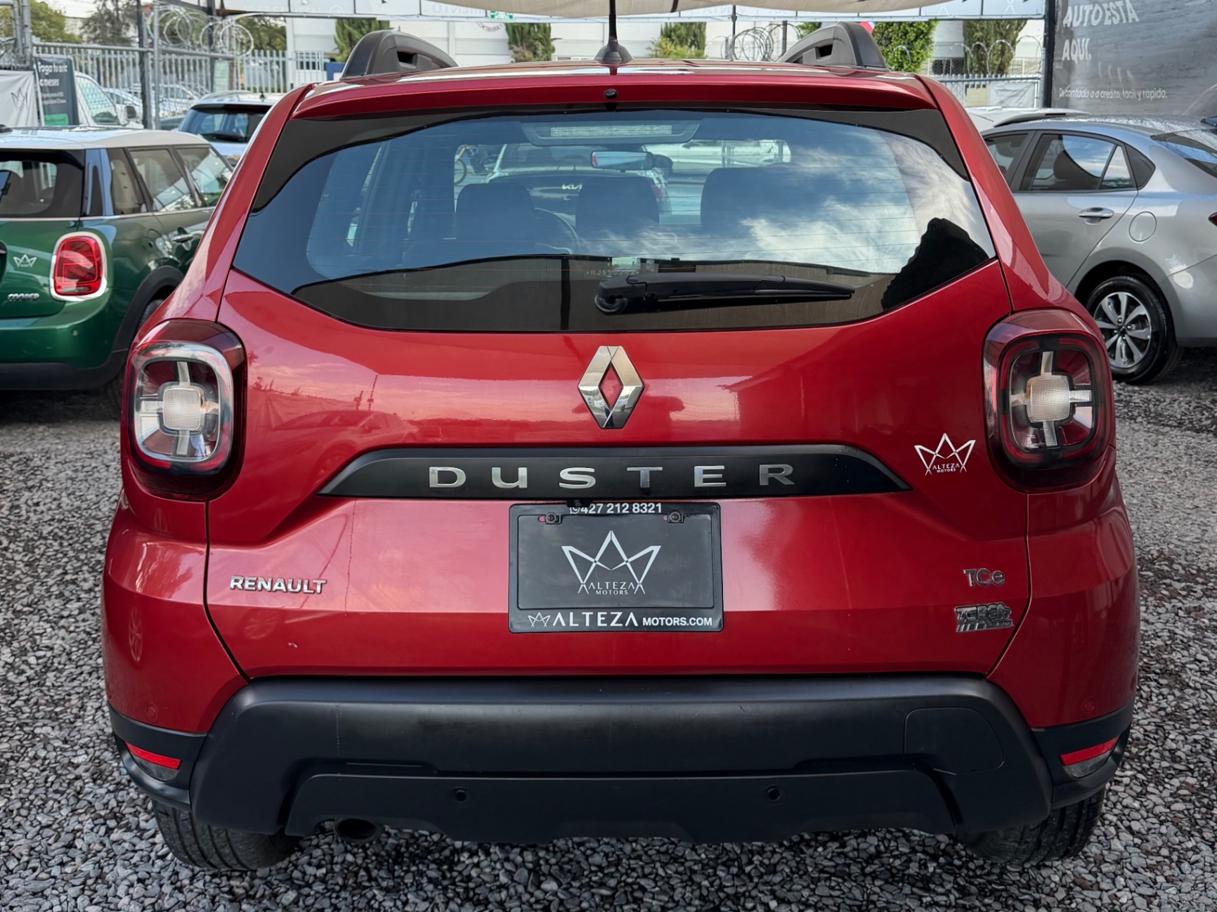 2024 Renault Duster Iconic At miniatura 5