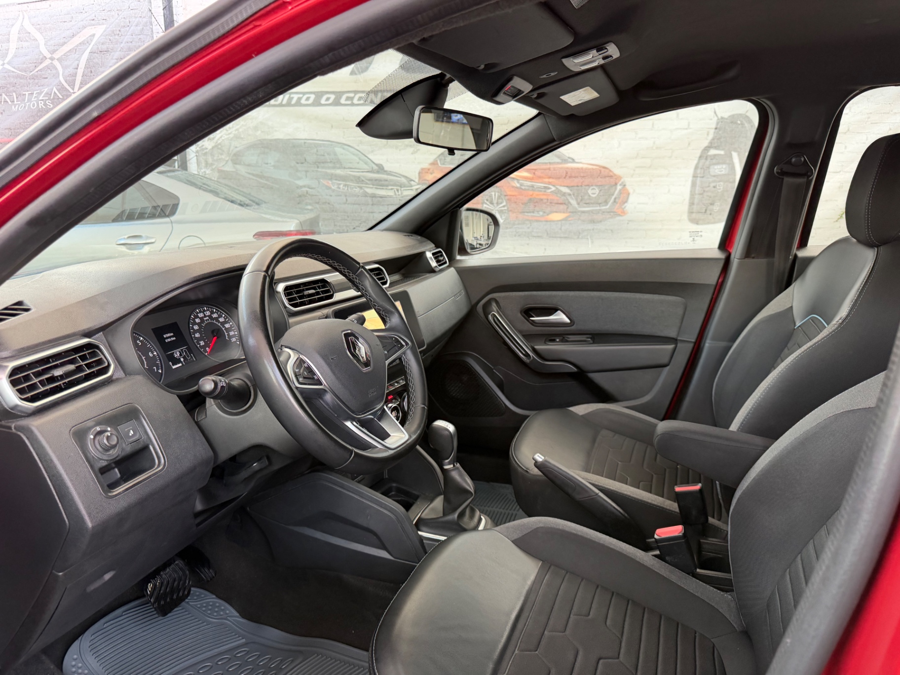 2024 Renault Duster Iconic At miniatura 6
