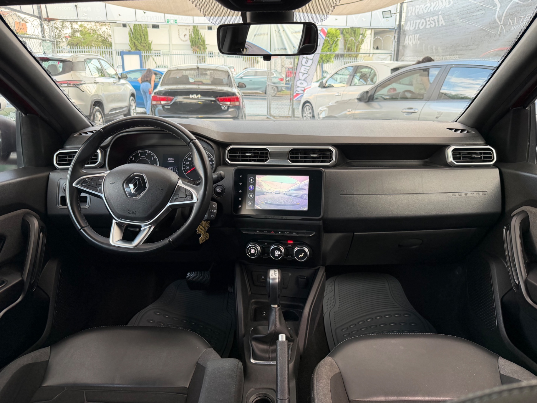 2024 Renault Duster Iconic At miniatura 8