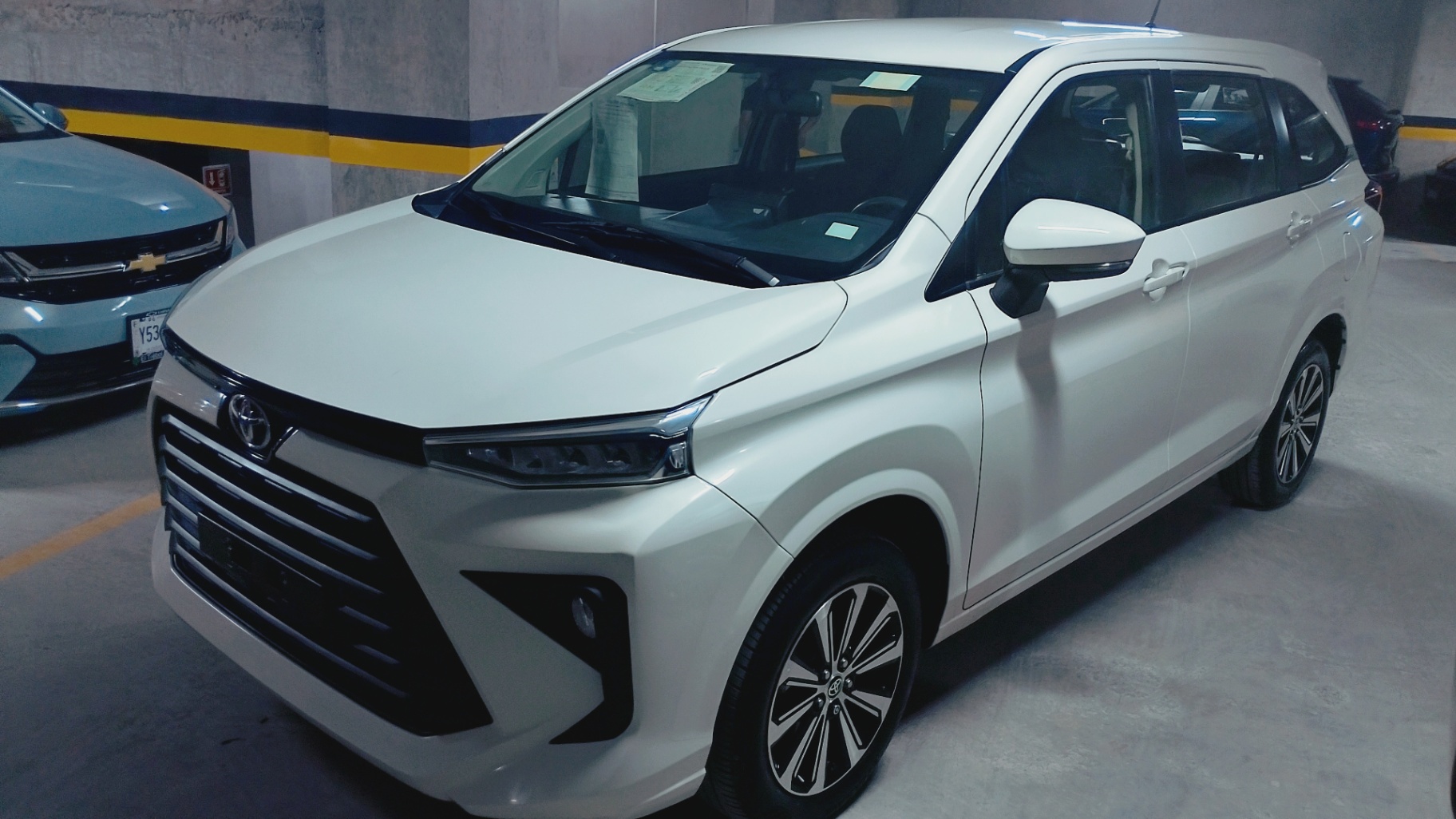 Toyota AVANZA XLE 2024 seminuevo en Ciudad de México — $319,000 — foto 1