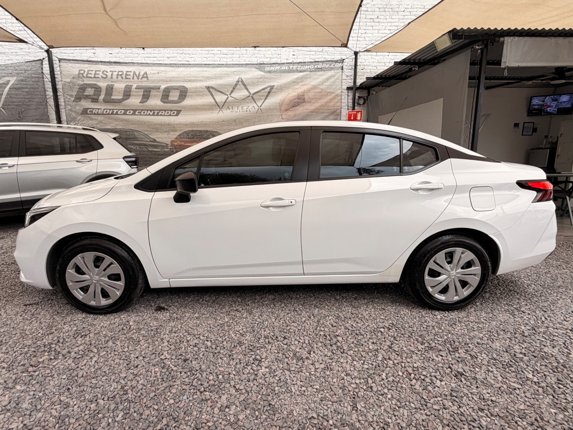 2022 Nissan Versa APARTADO miniatura 5