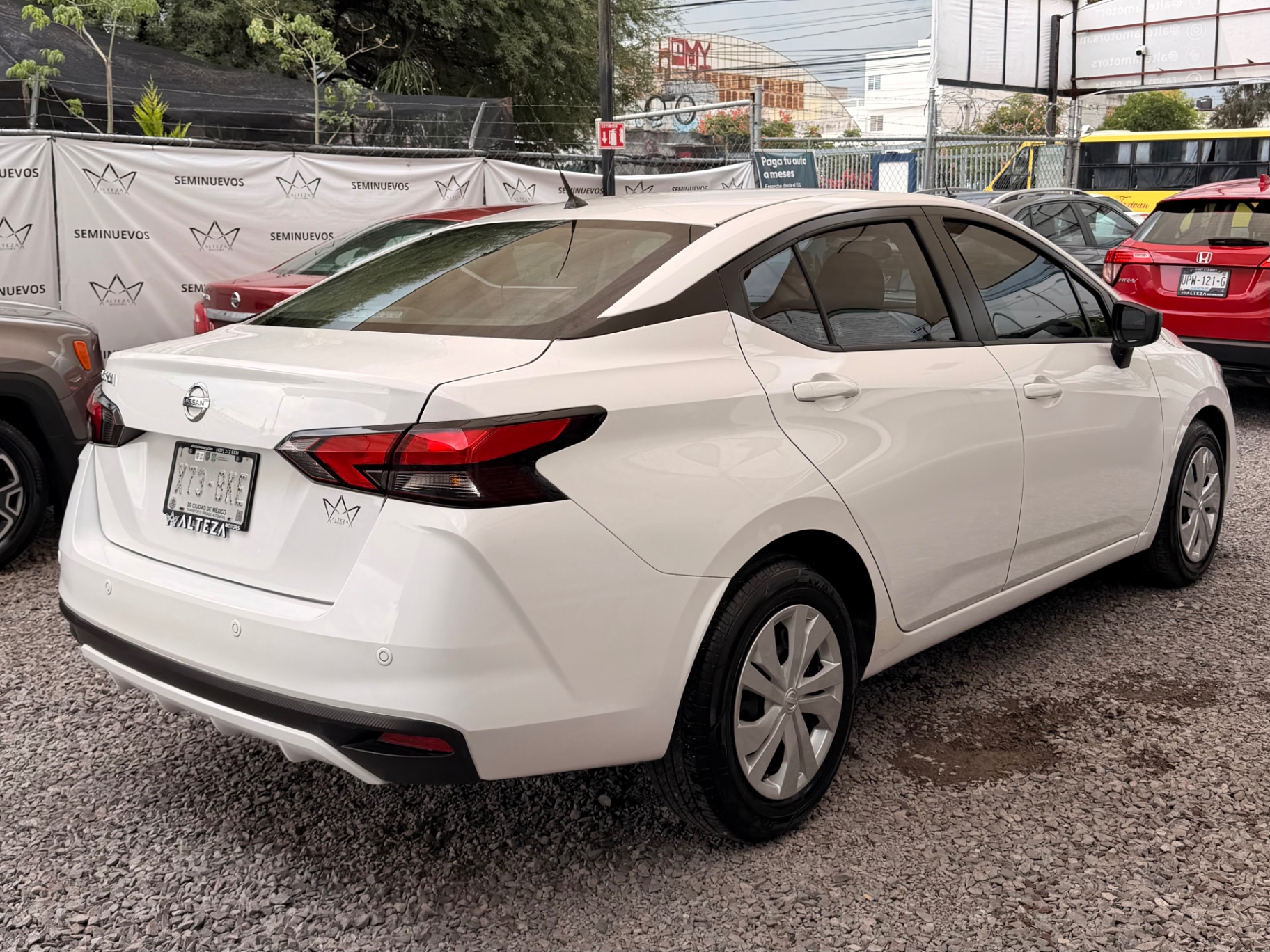 2022 Nissan Versa APARTADO miniatura 3