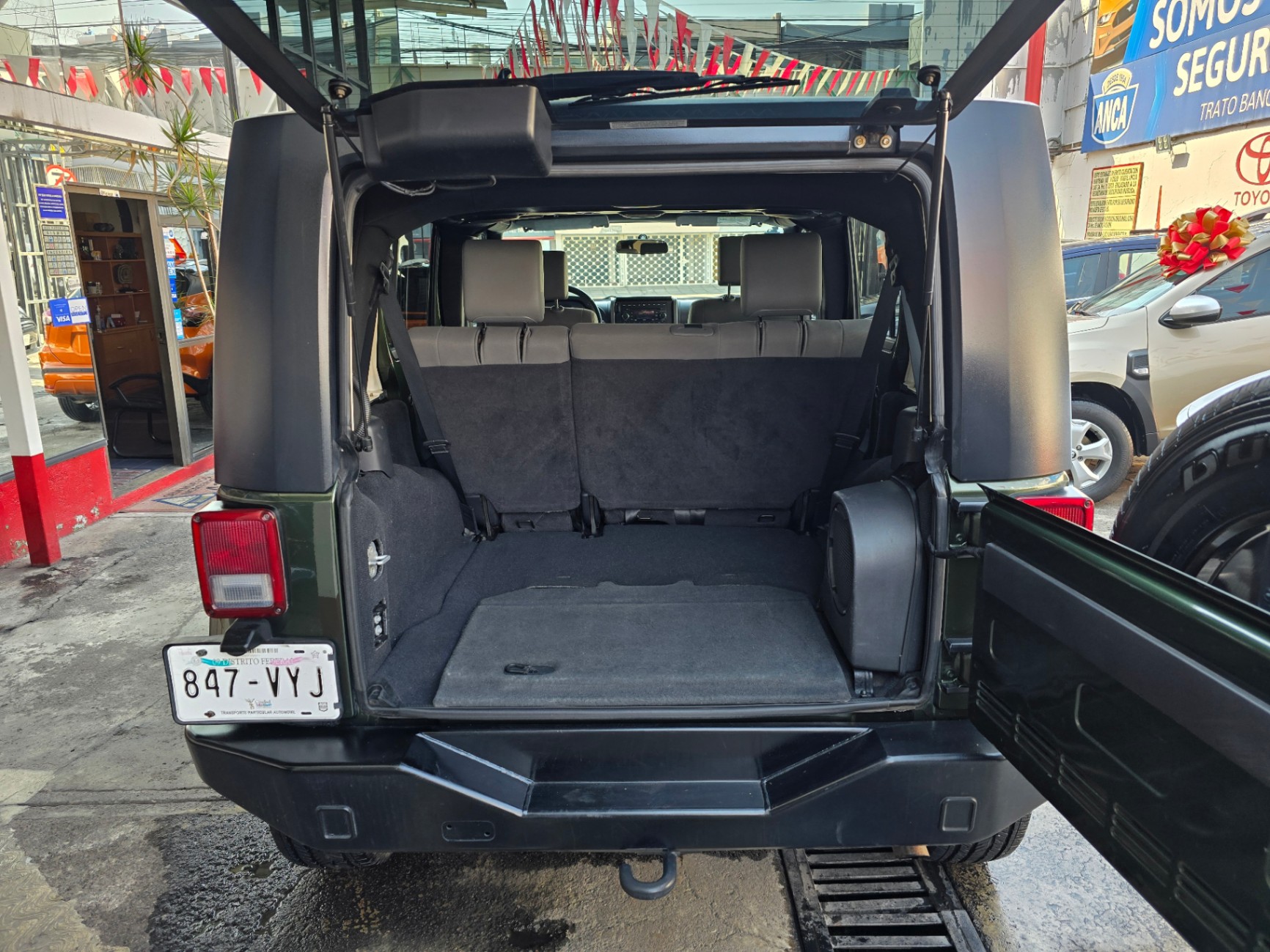 Jeep Wrangler Unlimited Sahara - imagen 11