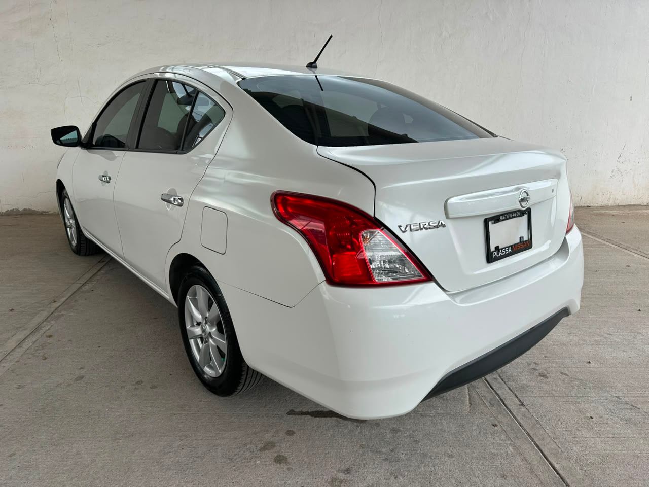 2019 Nissan VERSA SENSE thumbnail 4