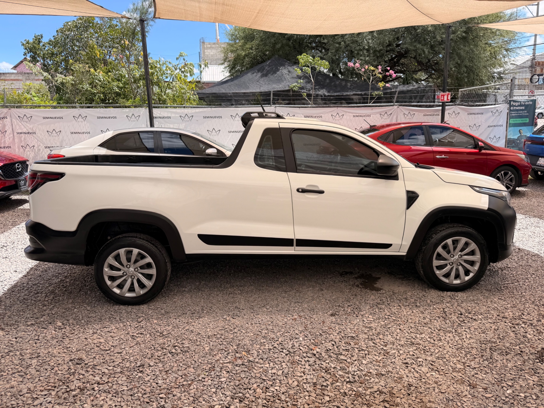 2021 RAM 700 SLT Regular Cab miniatura 3