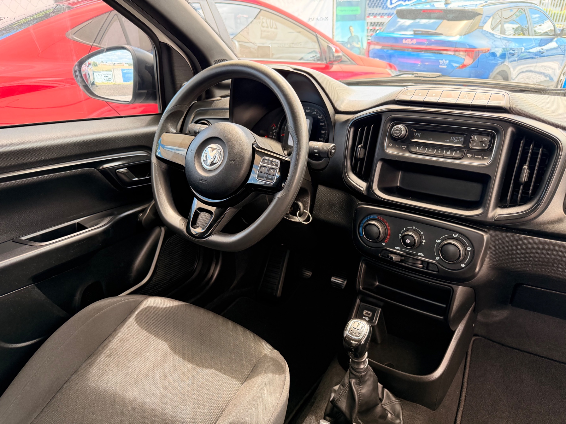 2021 RAM 700 SLT Regular Cab miniatura 8