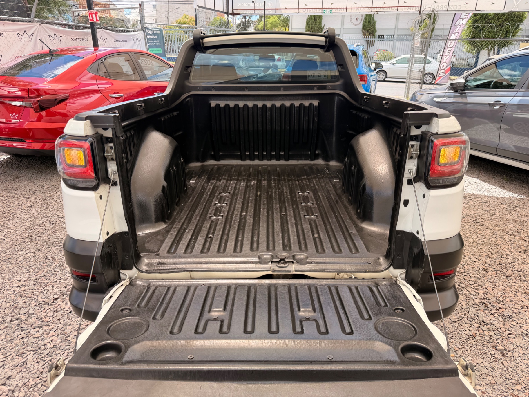 2021 RAM 700 SLT Regular Cab miniatura 10