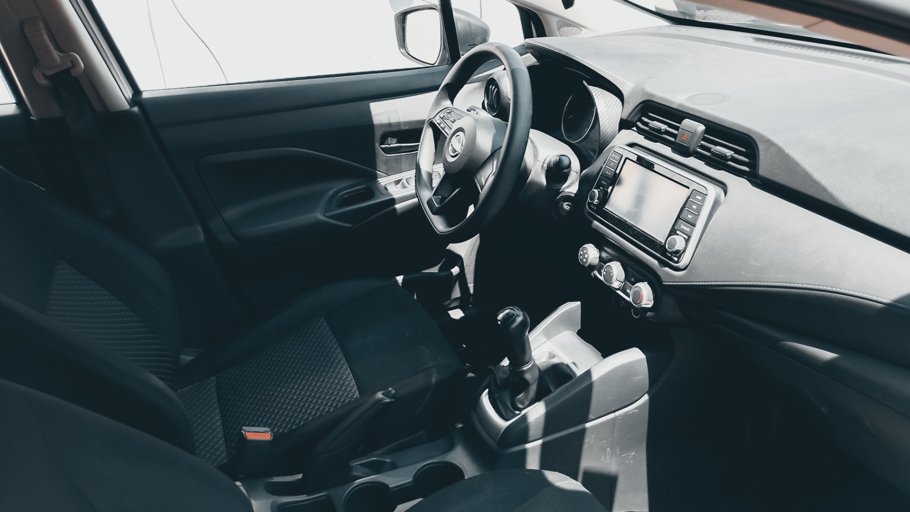 Nissan VERSA SENSE 2023 miniatura 6