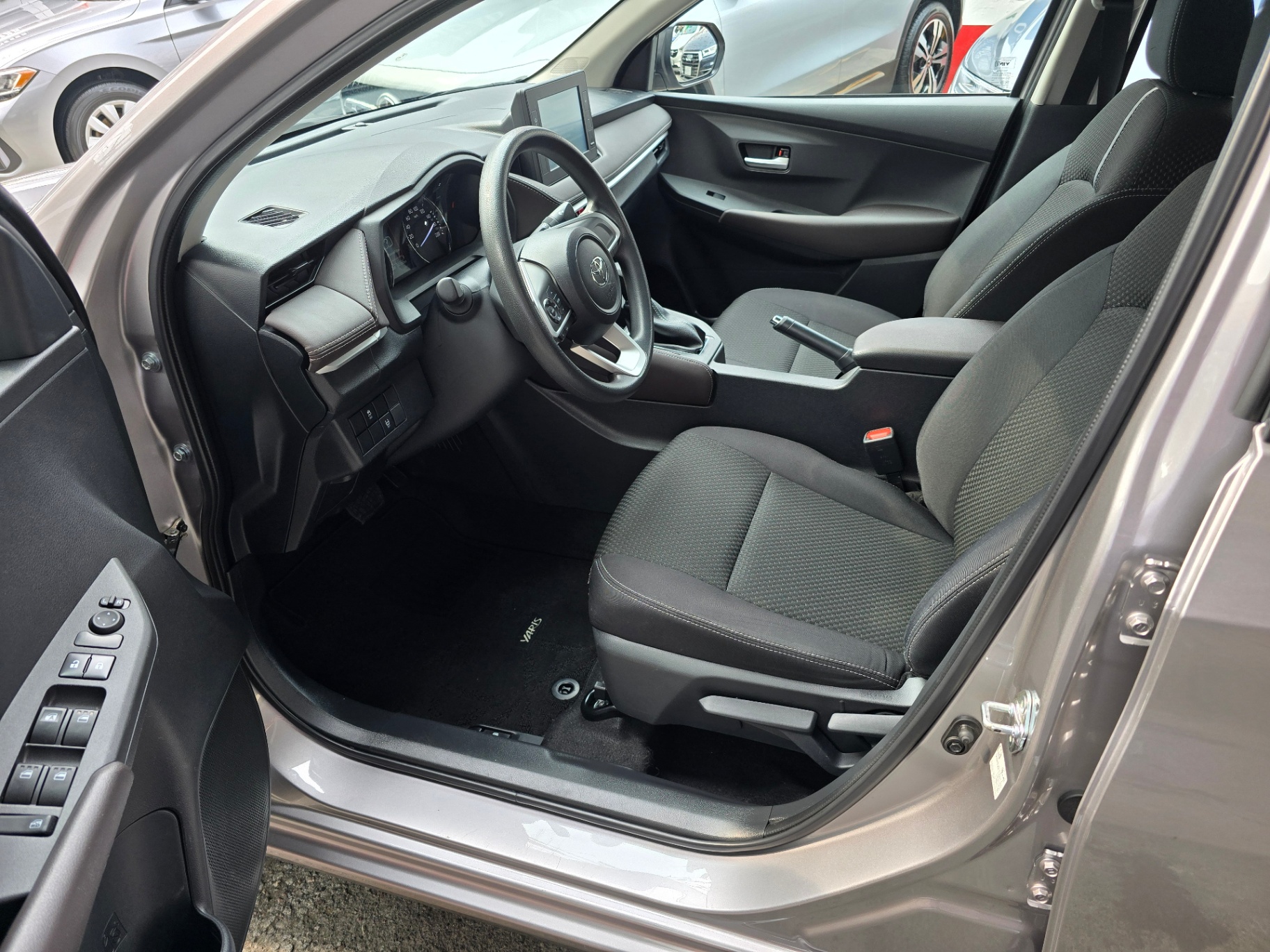 Toyota Yaris Sedán S - imagen 8