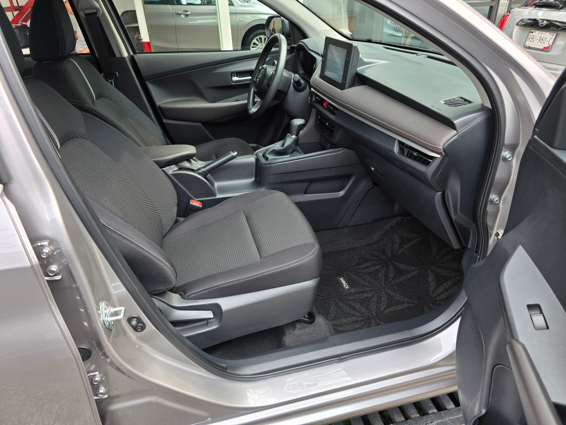 Toyota Yaris Sedán S - imagen 10