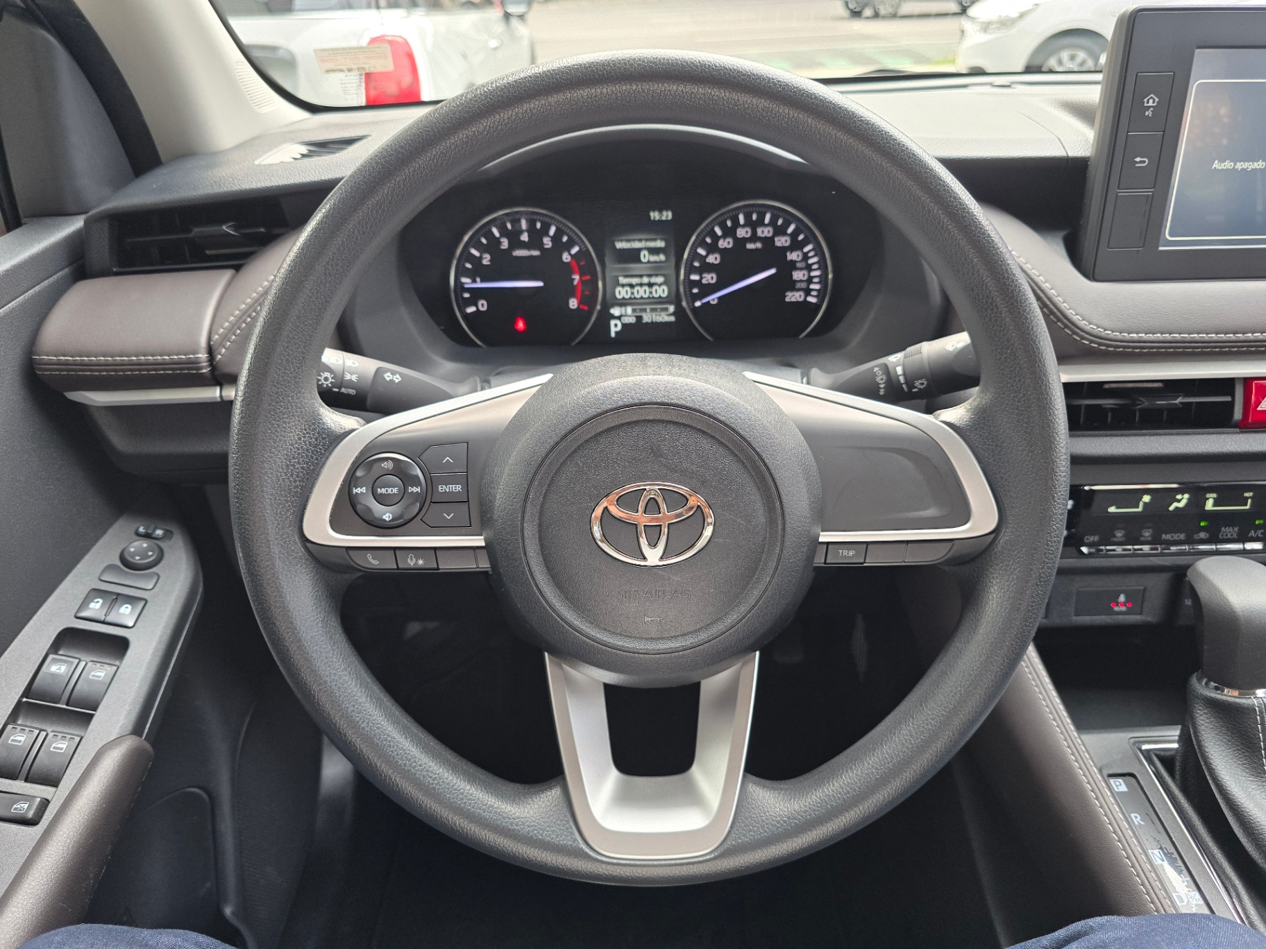 Toyota Yaris Sedán S - imagen 11