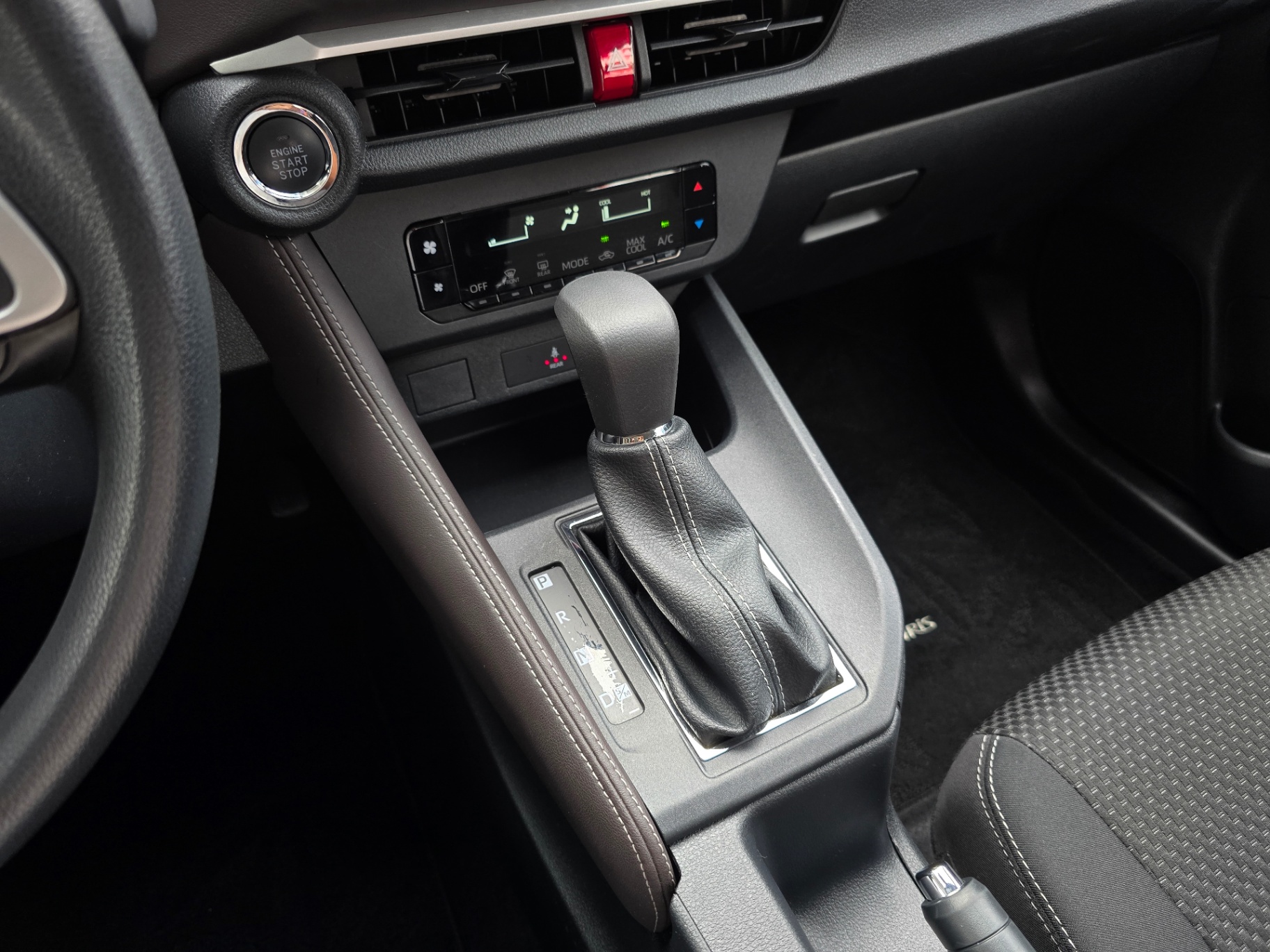 Toyota Yaris Sedán S - imagen 14
