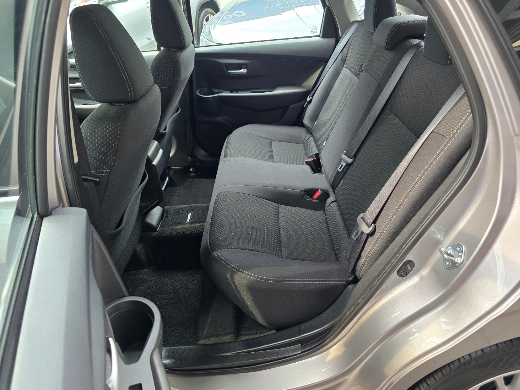 Toyota Yaris Sedán S - imagen 18