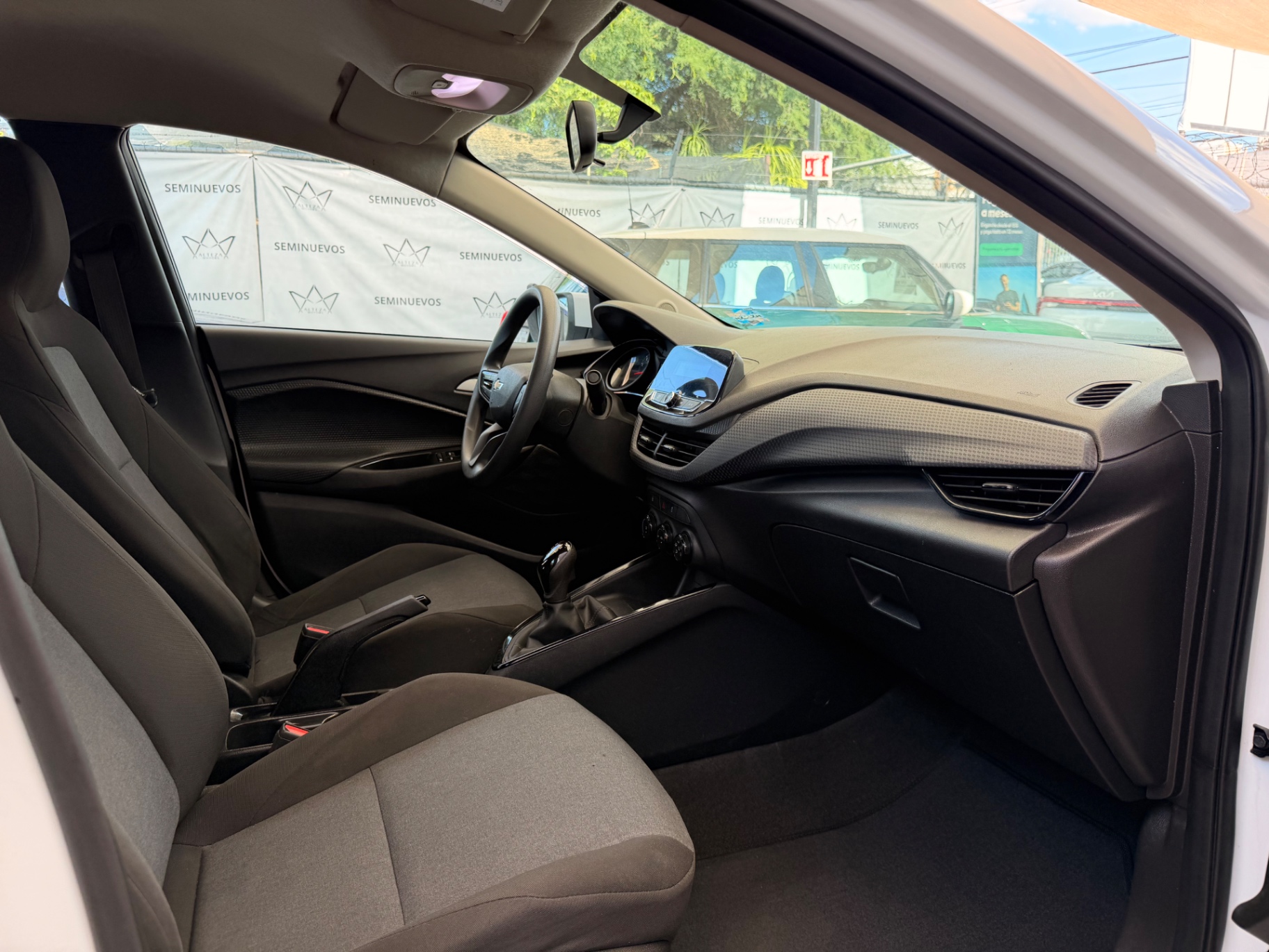 2023 Chevrolet Onix Ls Mt miniatura 8