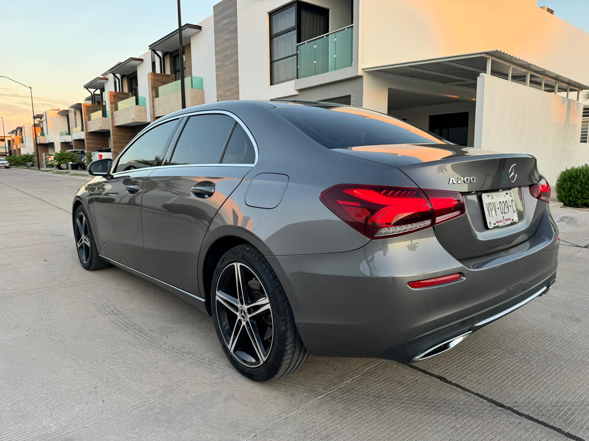 2021 Mercedes-Benz A200 Progressive thumbnail 6
