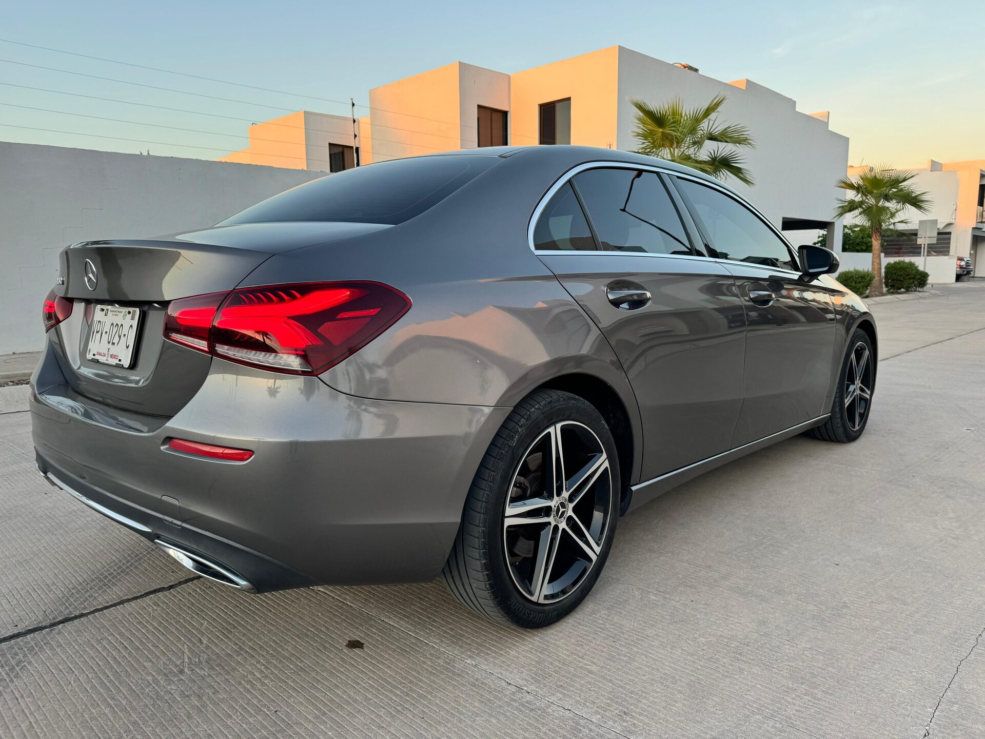 2021 Mercedes-Benz A200 Progressive thumbnail 7