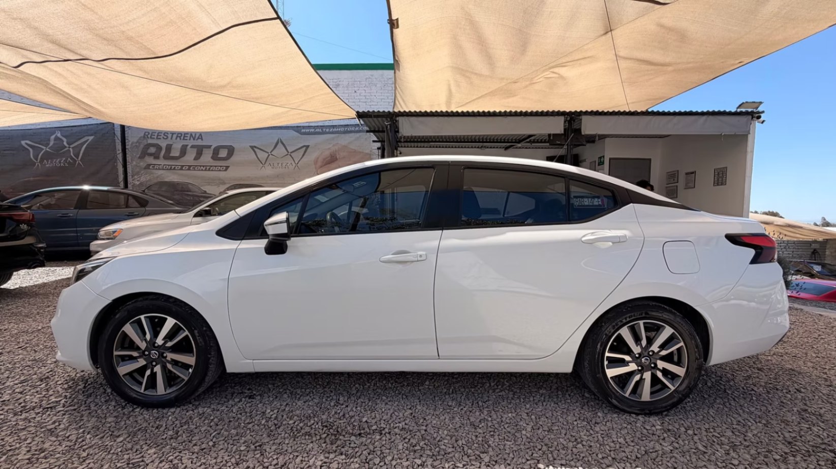 2020 Nissan Versa Advance At miniatura 8