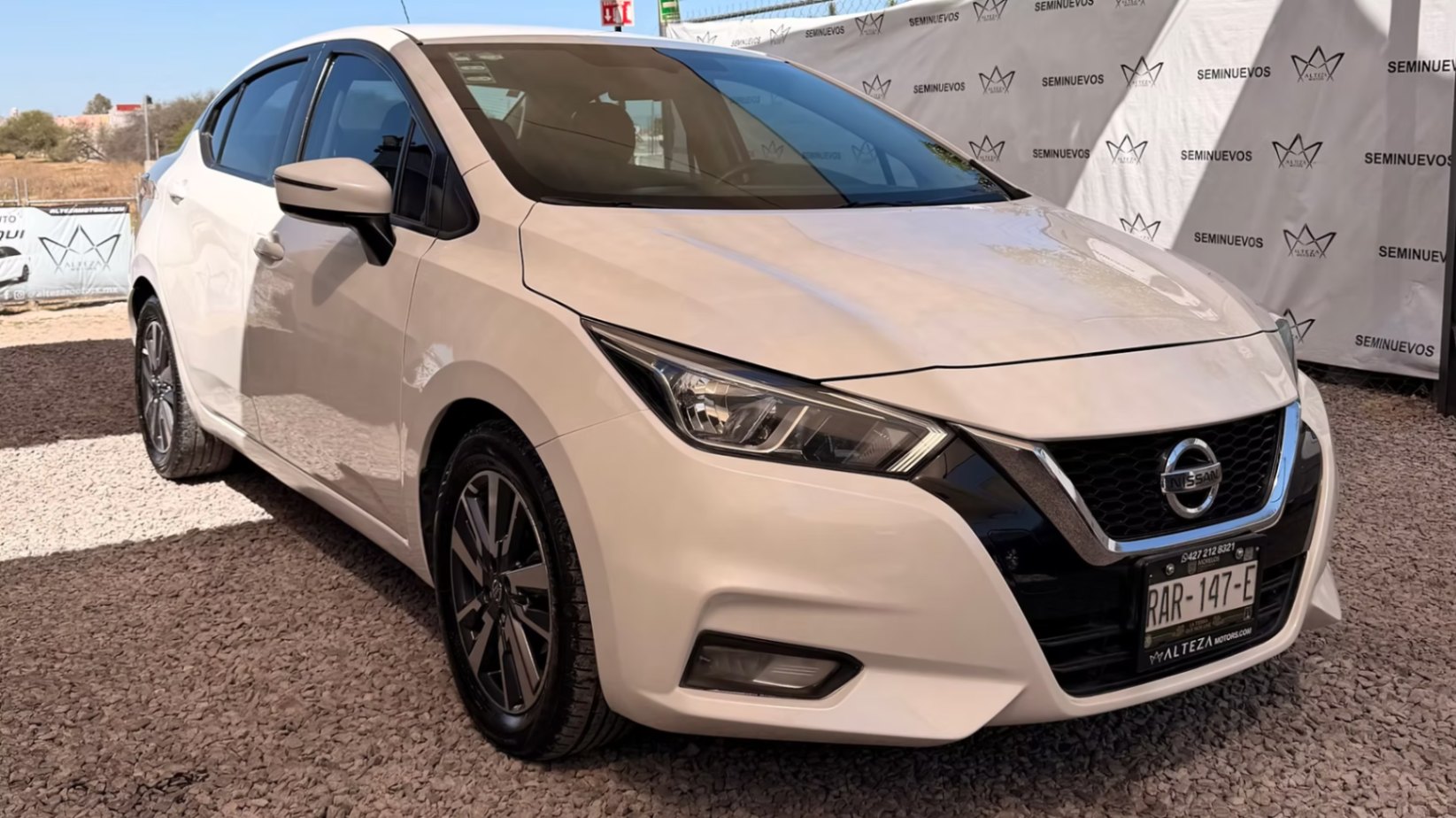 2020 Nissan Versa Advance At miniatura 3