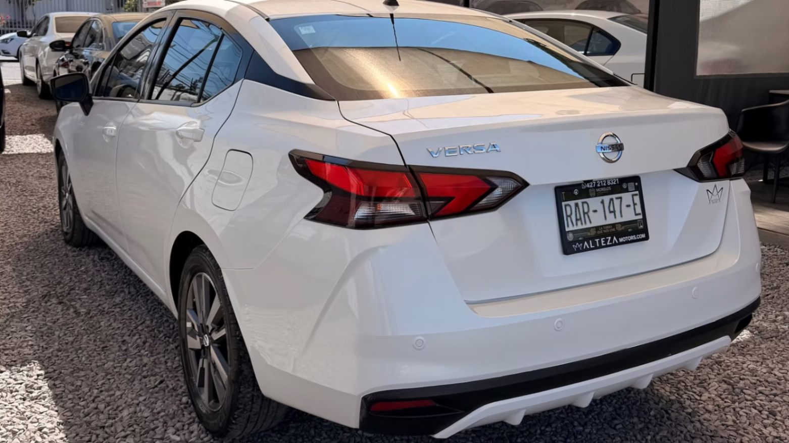 2020 Nissan Versa Advance At miniatura 7