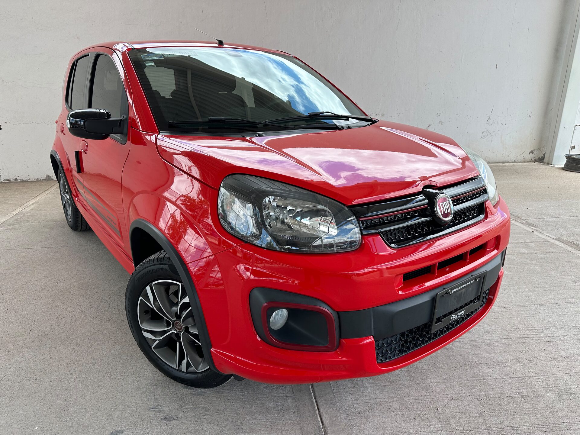 2019 Fiat Uno Sporting thumbnail 2